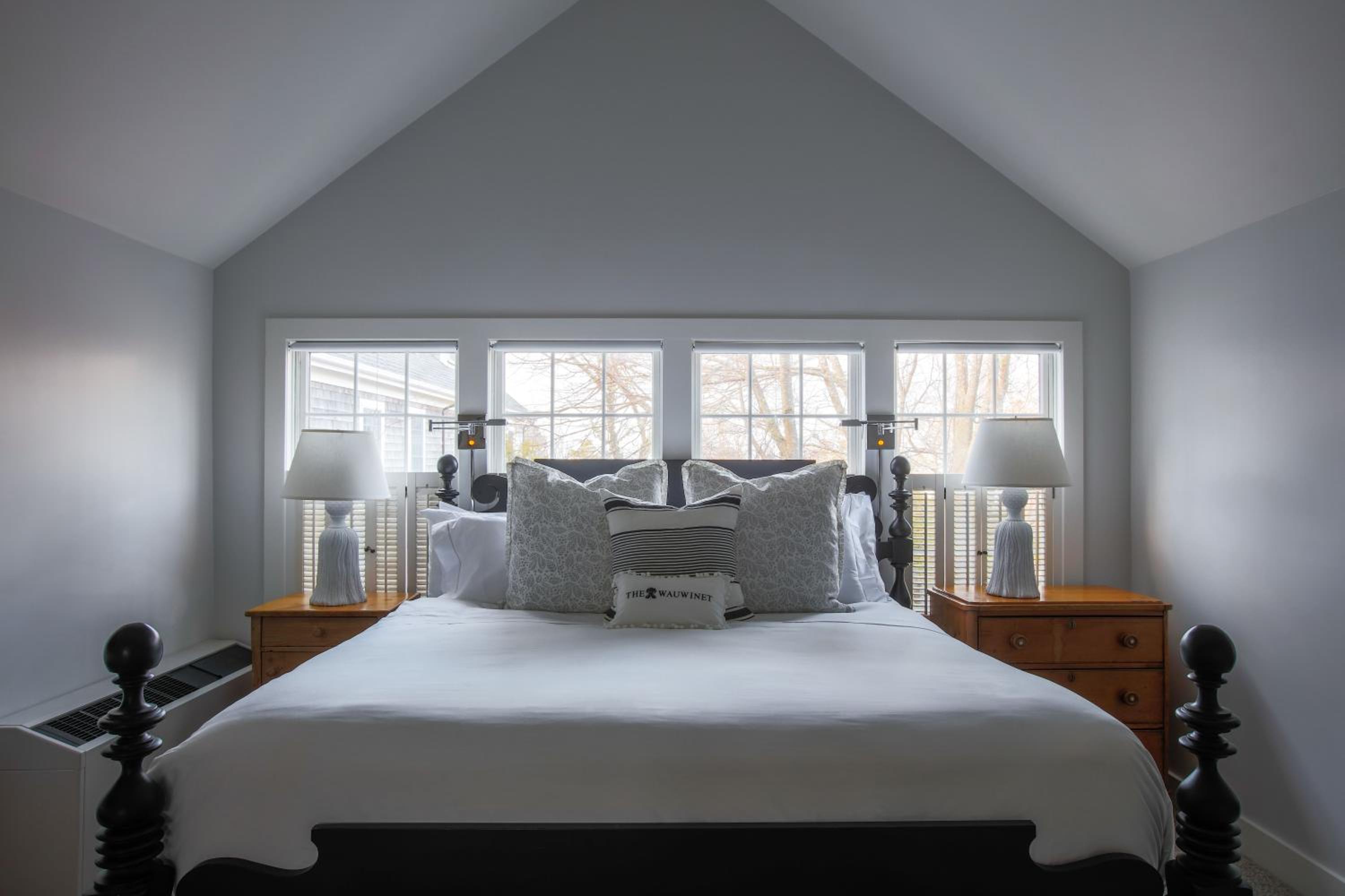 Guest Bedroom - Queen Bed