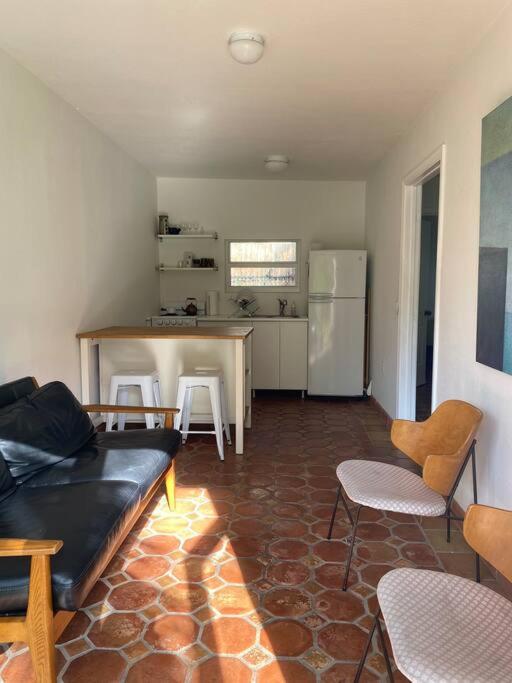 One-Bedroom House photo 2