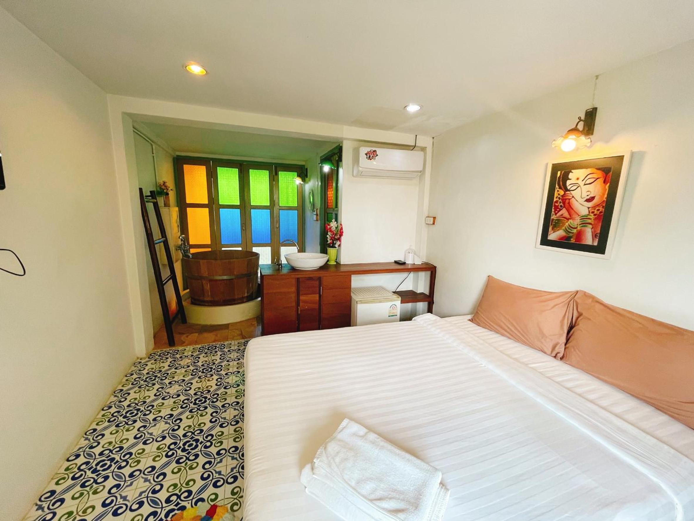 Deluxe Queen Room - Photo 1