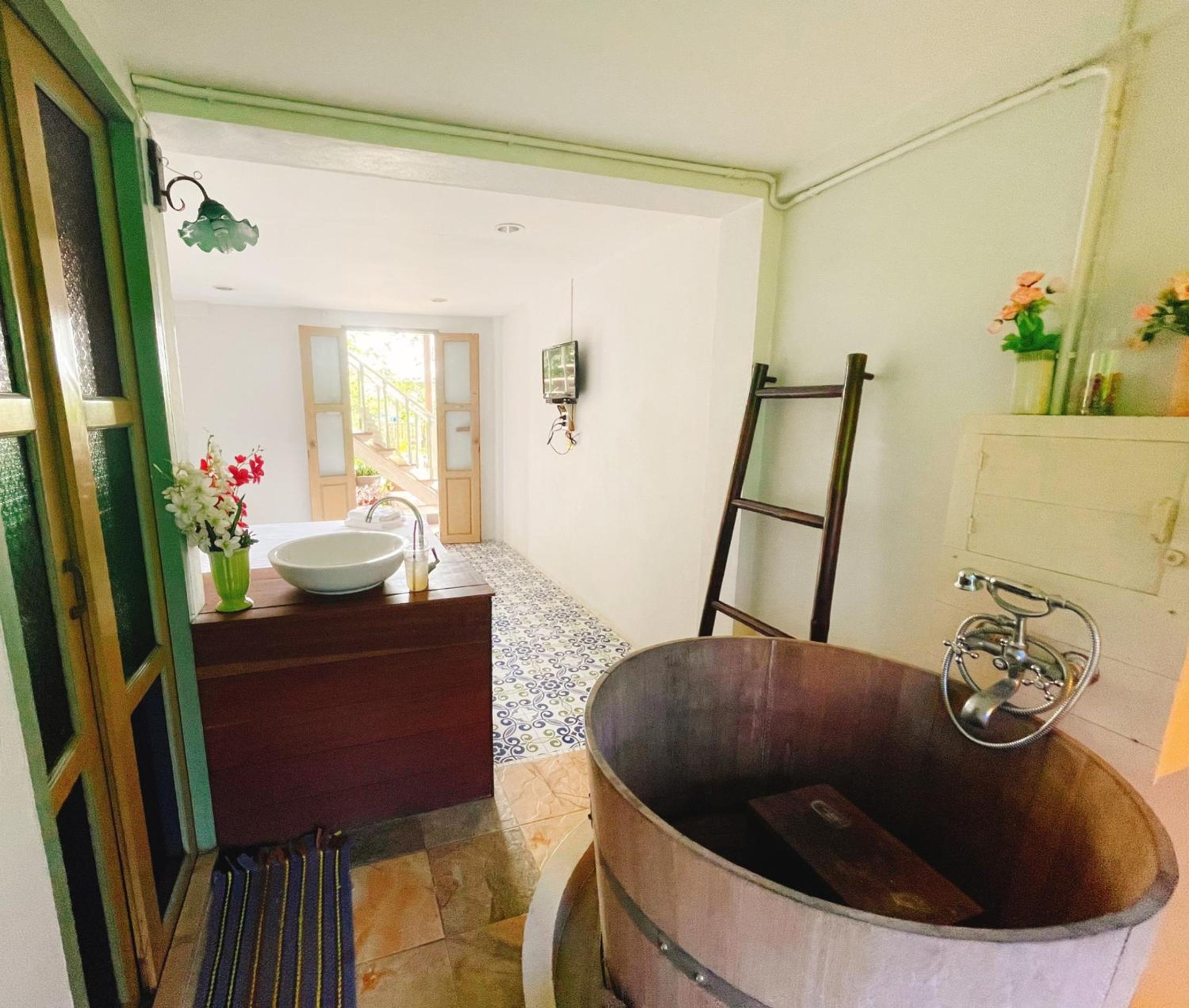 Deluxe Queen Room - Photo 3