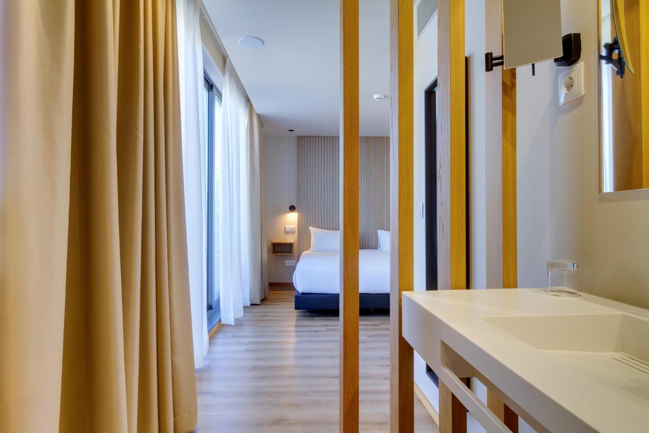 Junior Suite with Terrace - Photo 7
