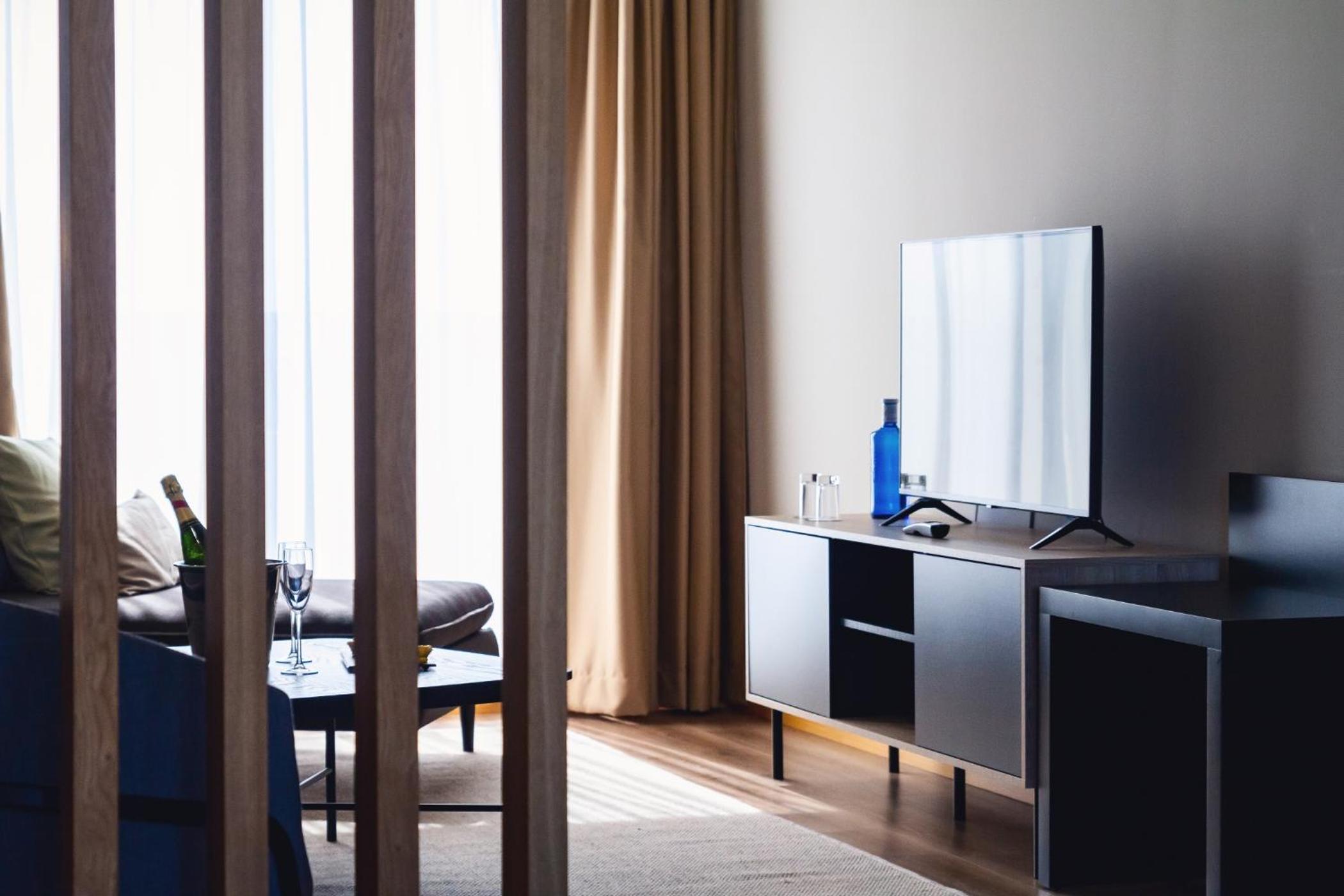 Junior Suite with Terrace - Photo 5