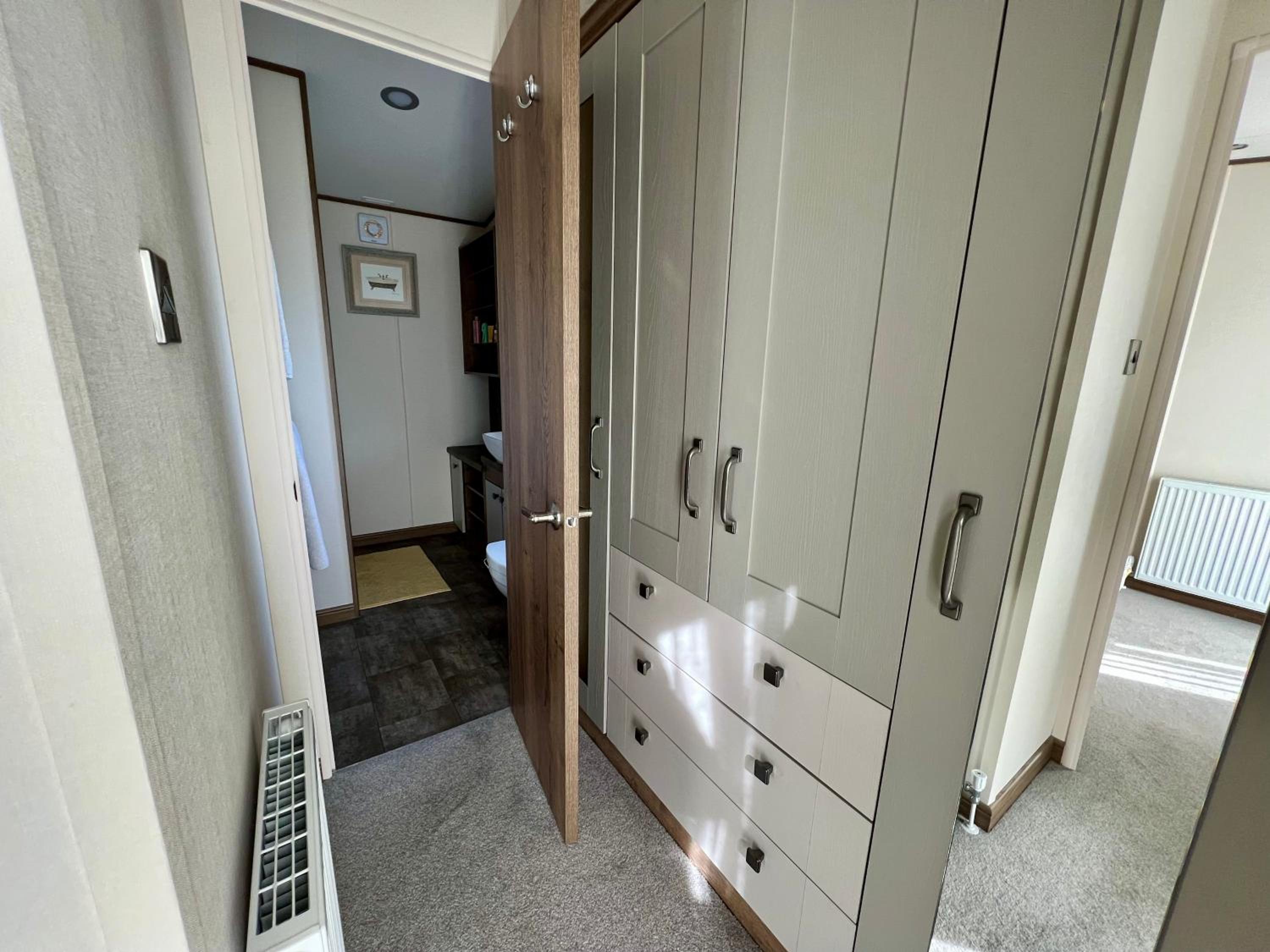 Two-Bedroom House photo 3