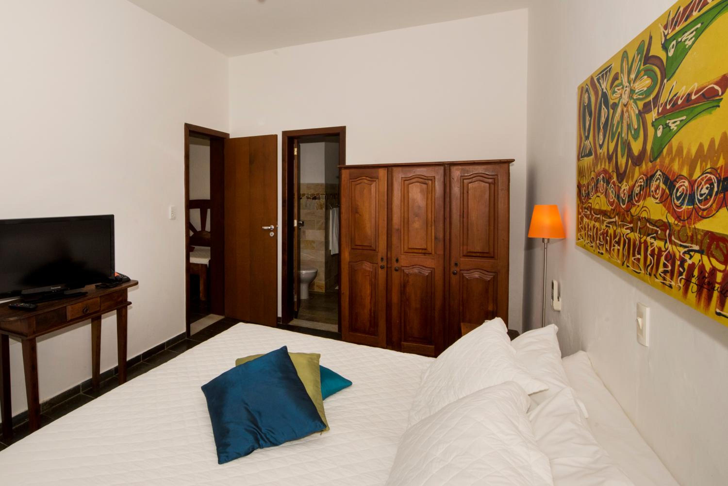 Suite with Spa Bath - Photo 4