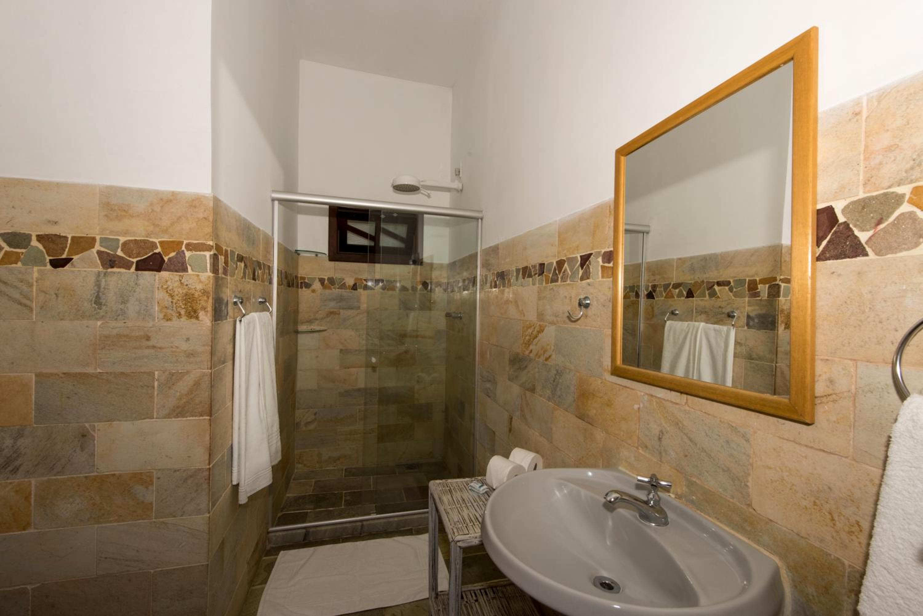Suite with Spa Bath - Photo 5