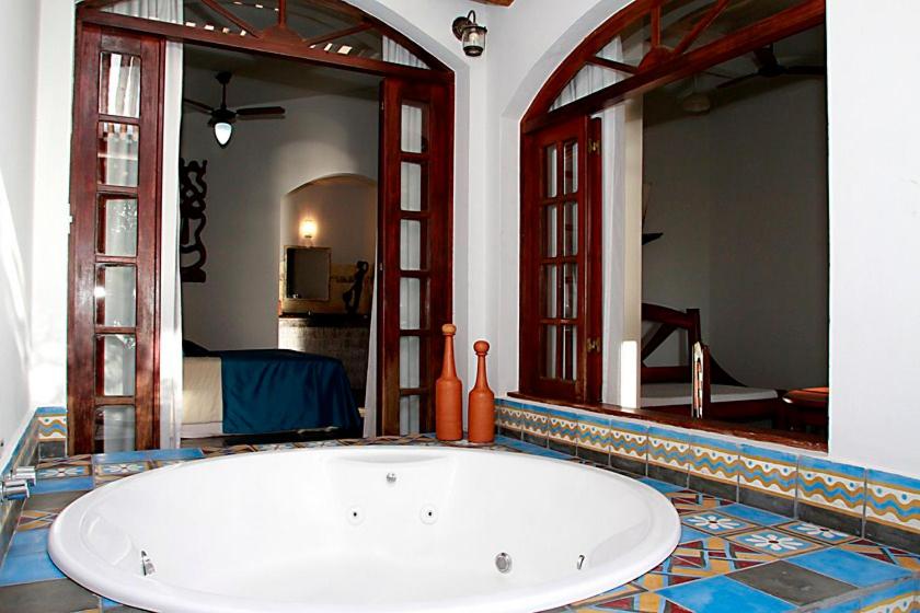 Suite with Spa Bath photo 2