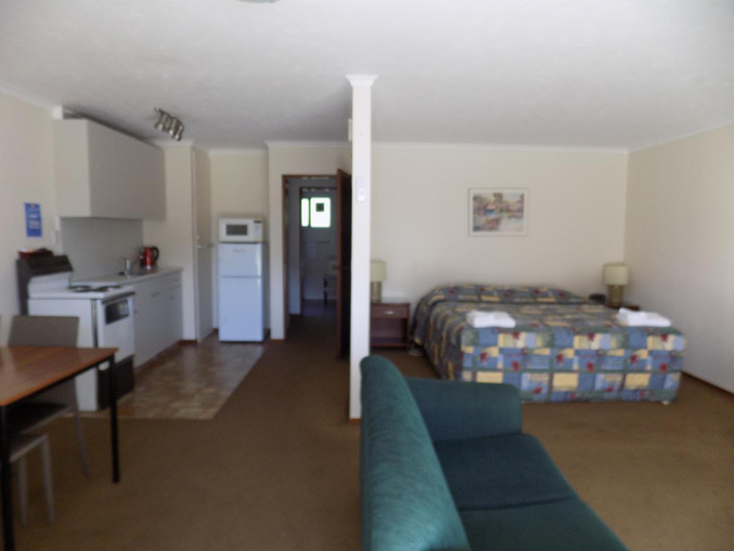 One-Bedroom Apartment - Photo 10