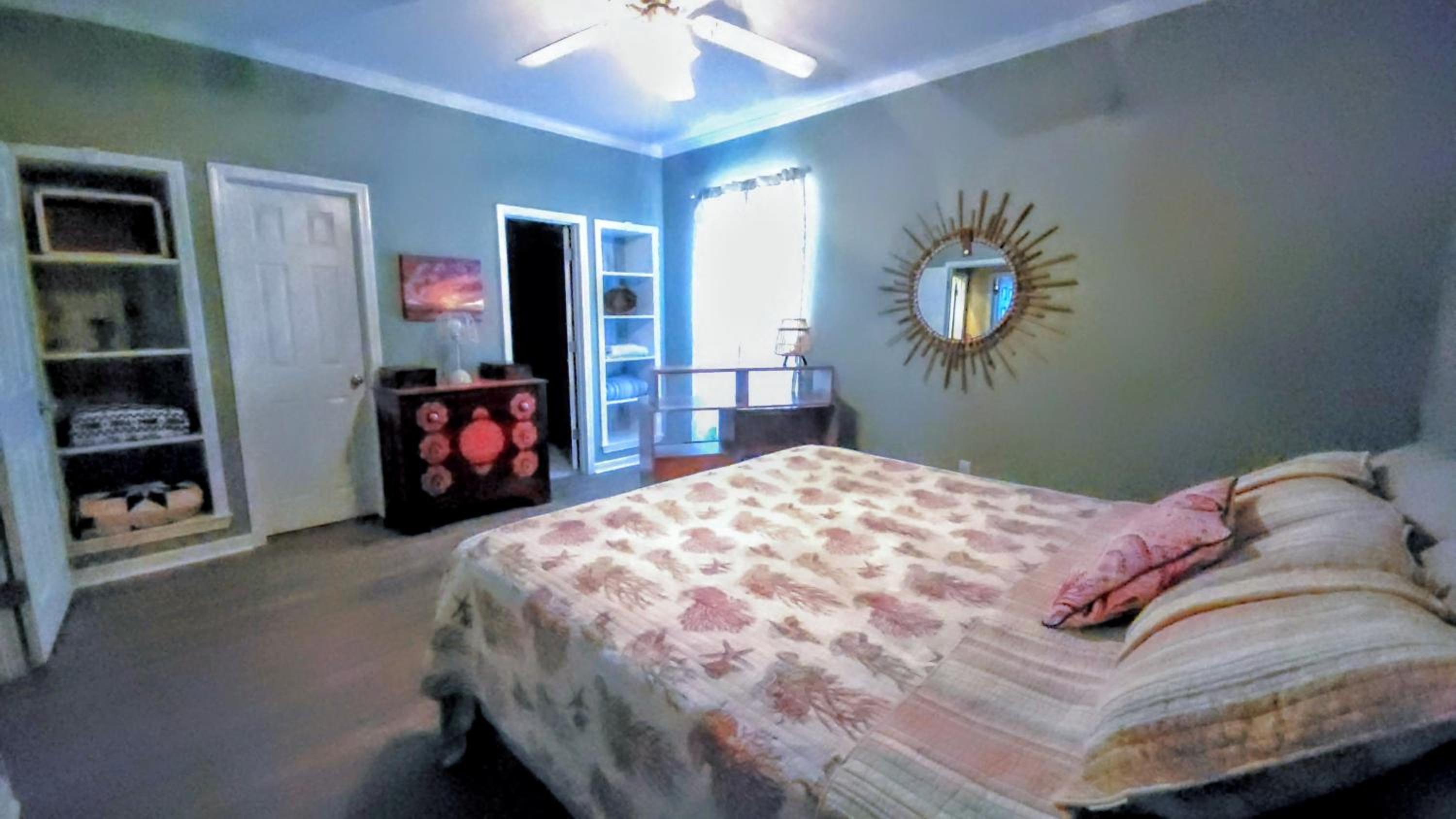 Two-Bedroom House - Photo 1