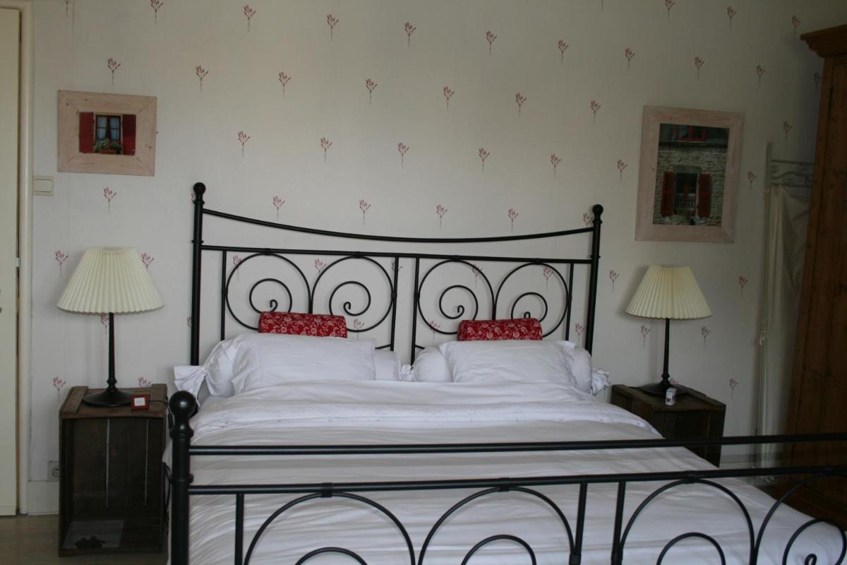 Triple Room with Private Bathroom photo 1