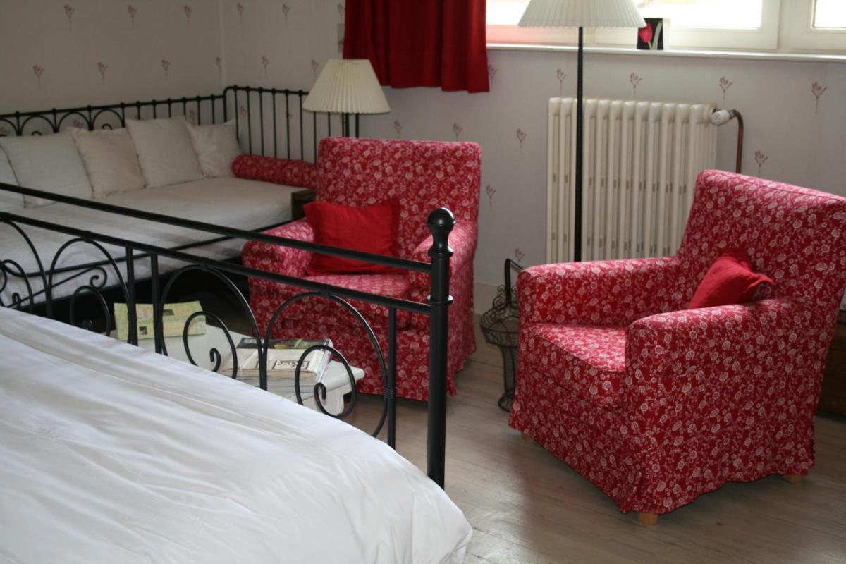 Triple Room with Private Bathroom photo 3