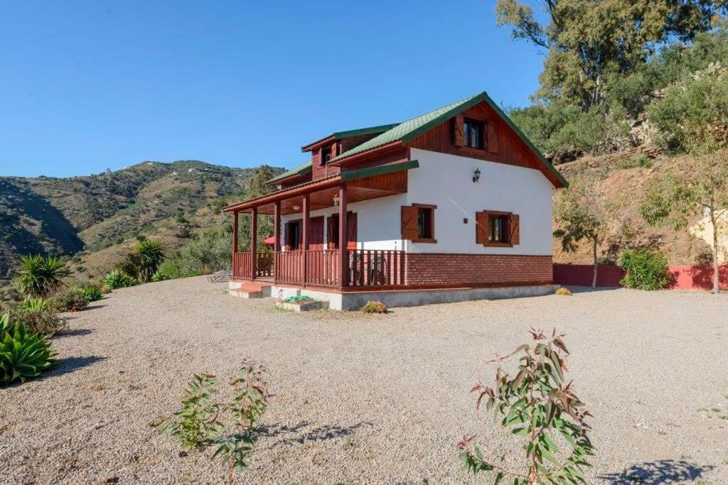 Two-Bedroom House photo 2