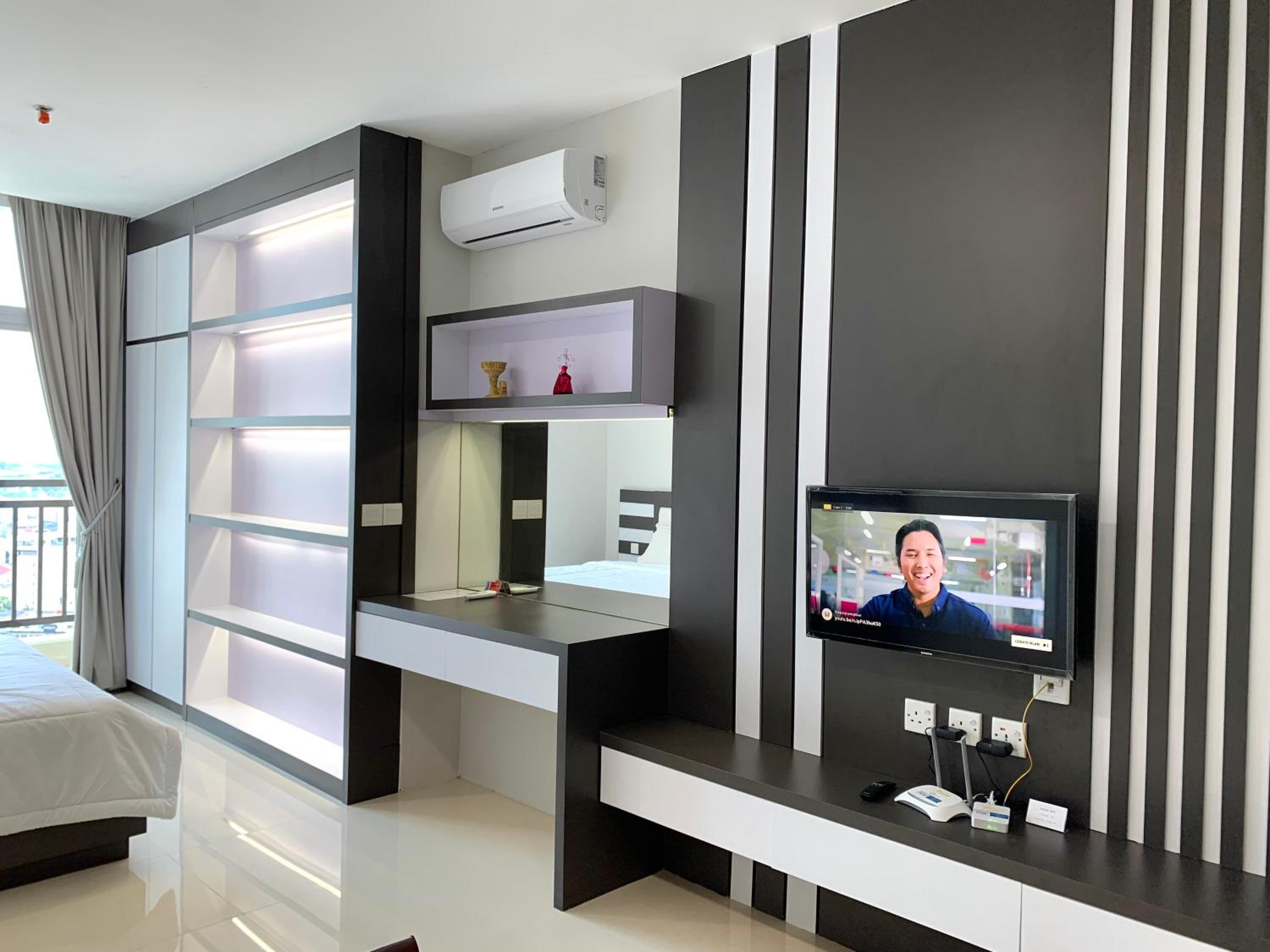 One-Bedroom Apartment - Photo 73