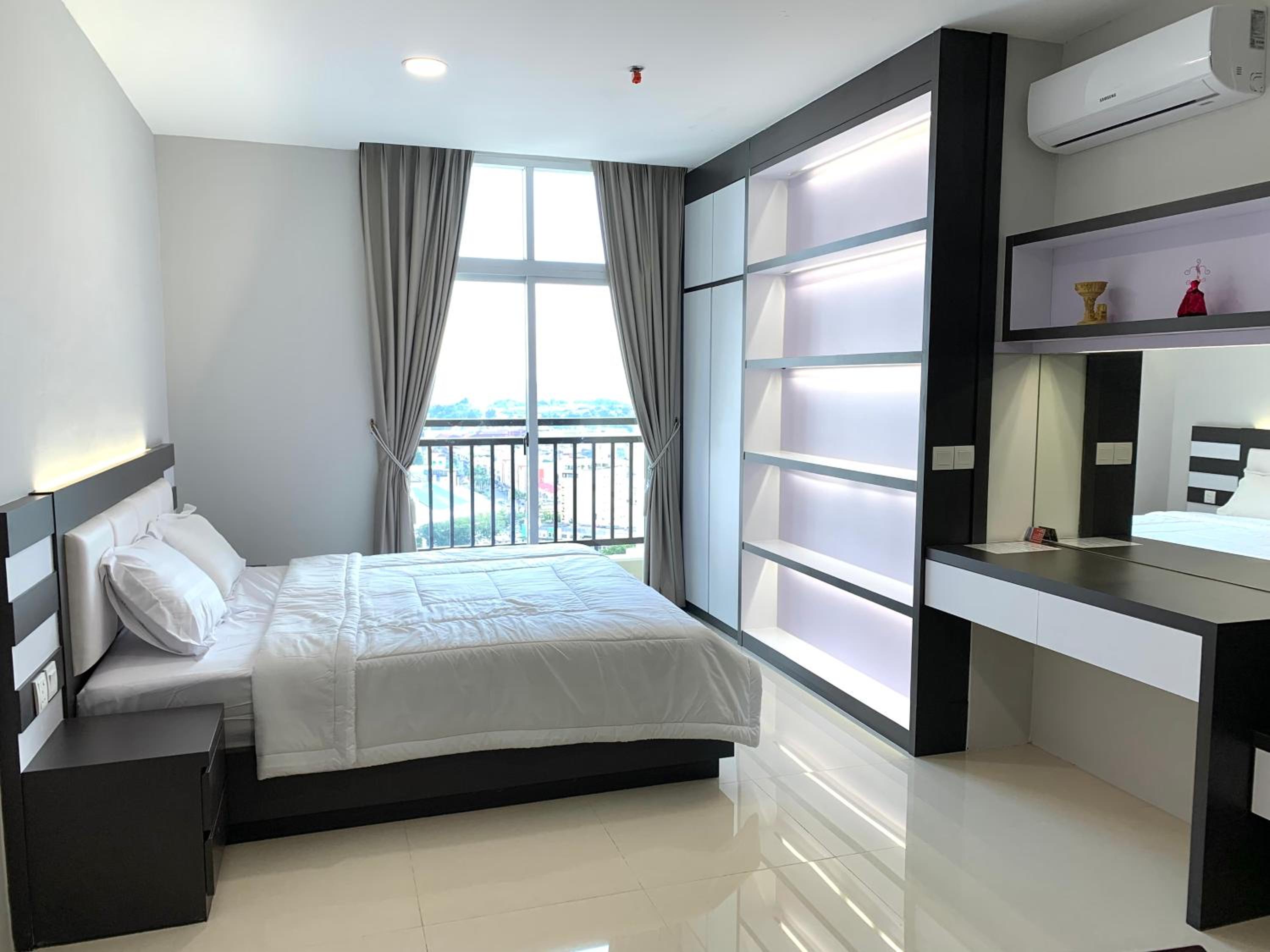 One-Bedroom Apartment - Photo 72