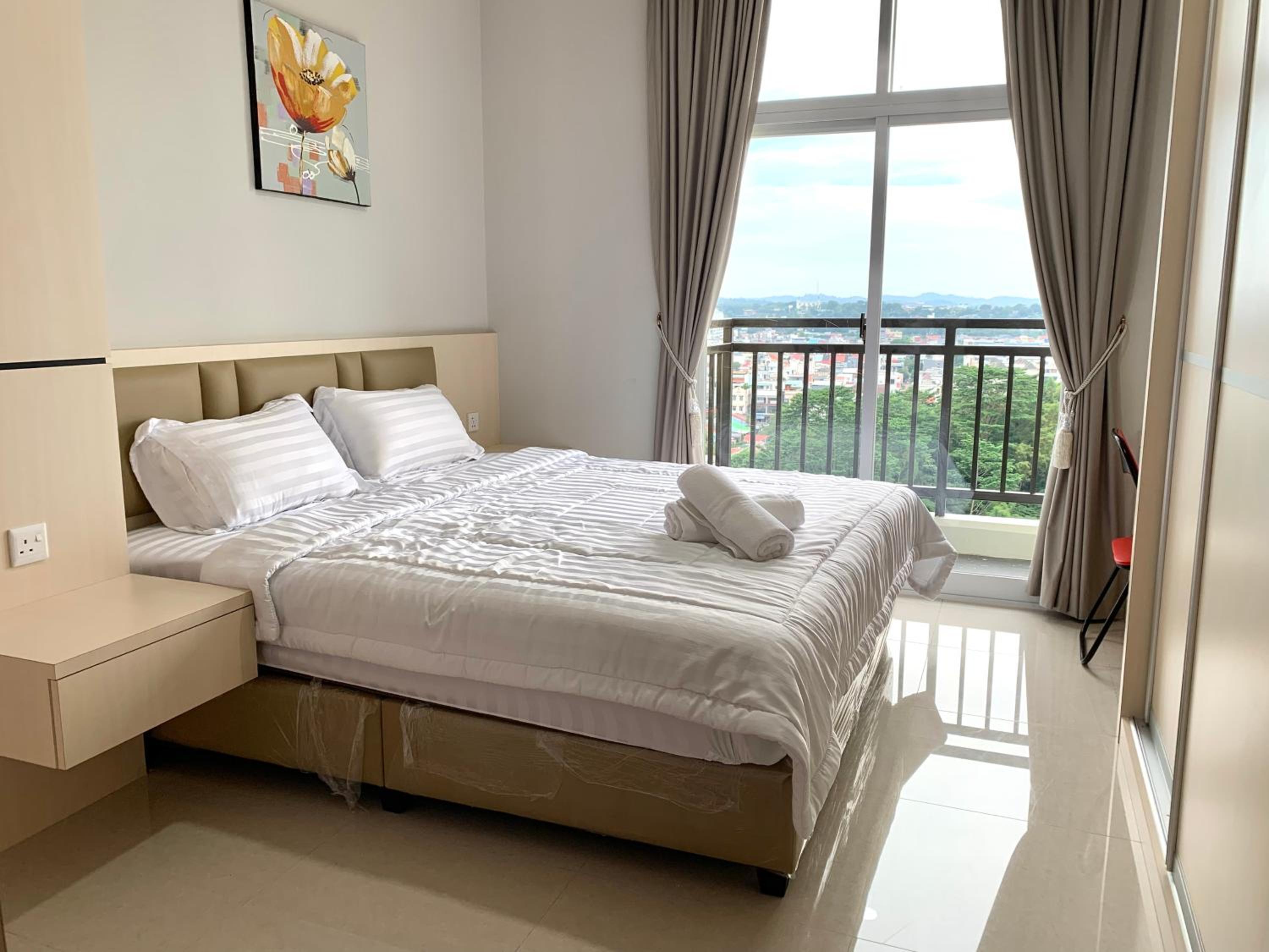 One-Bedroom Apartment - Photo 67
