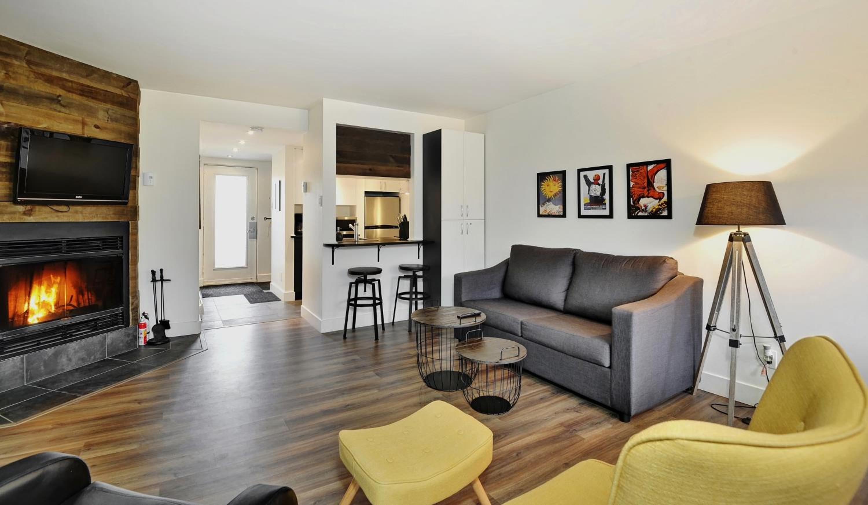 One-Bedroom Apartment photo 1