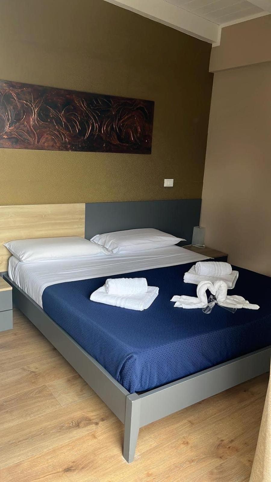 Deluxe Room - Photo 2