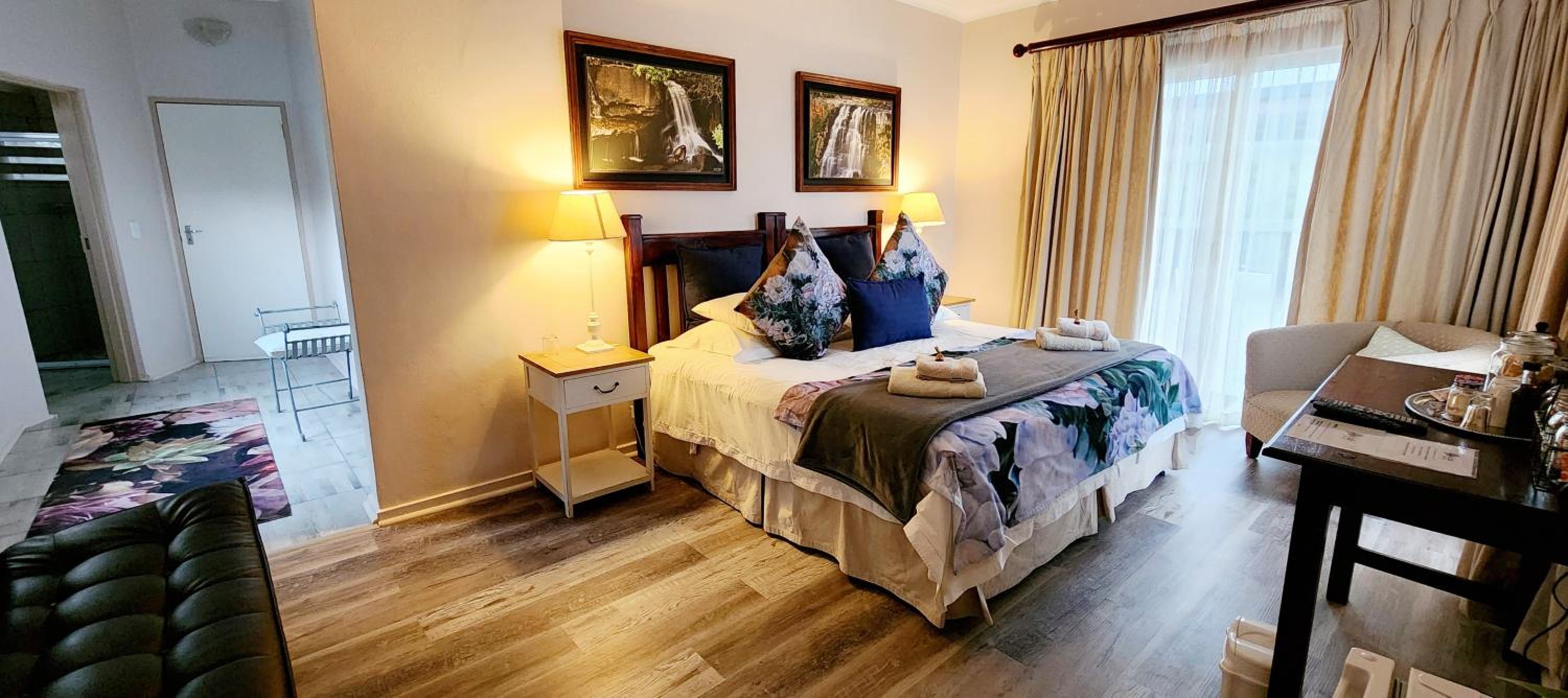 Deluxe Double or Twin Room with Mountain View