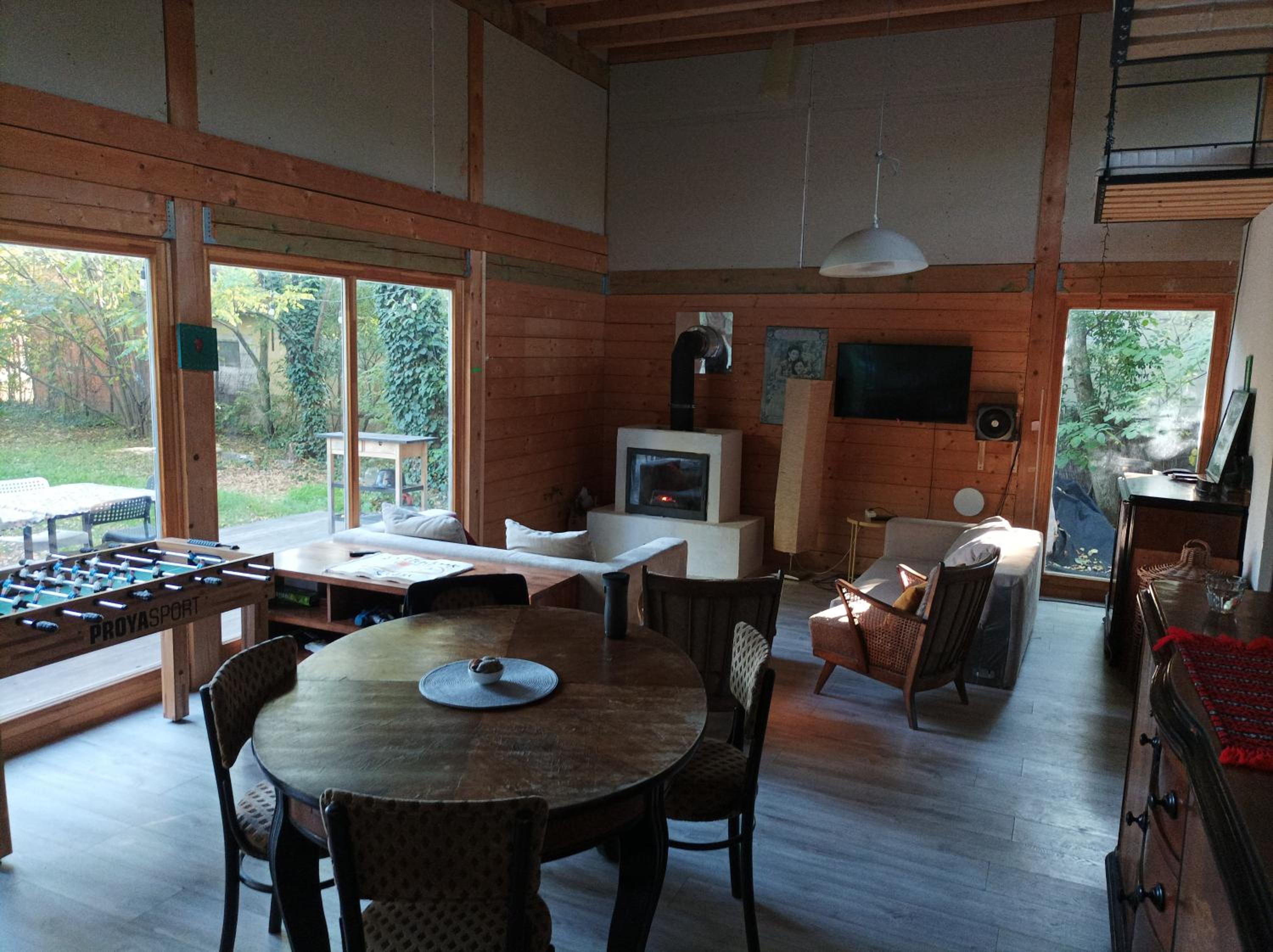 Four-Bedroom House - Photo 10