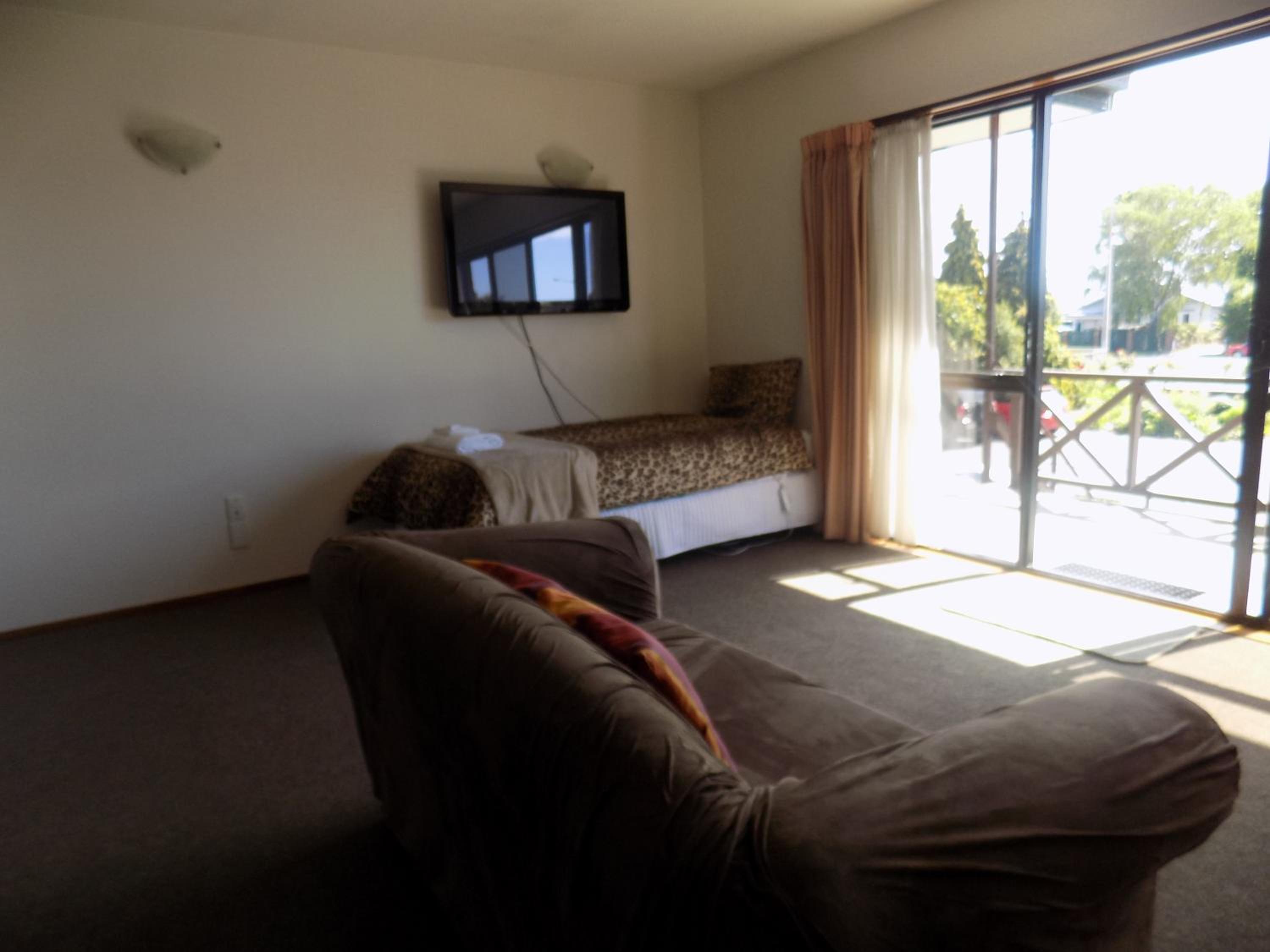 One-Bedroom Apartment - Photo 5