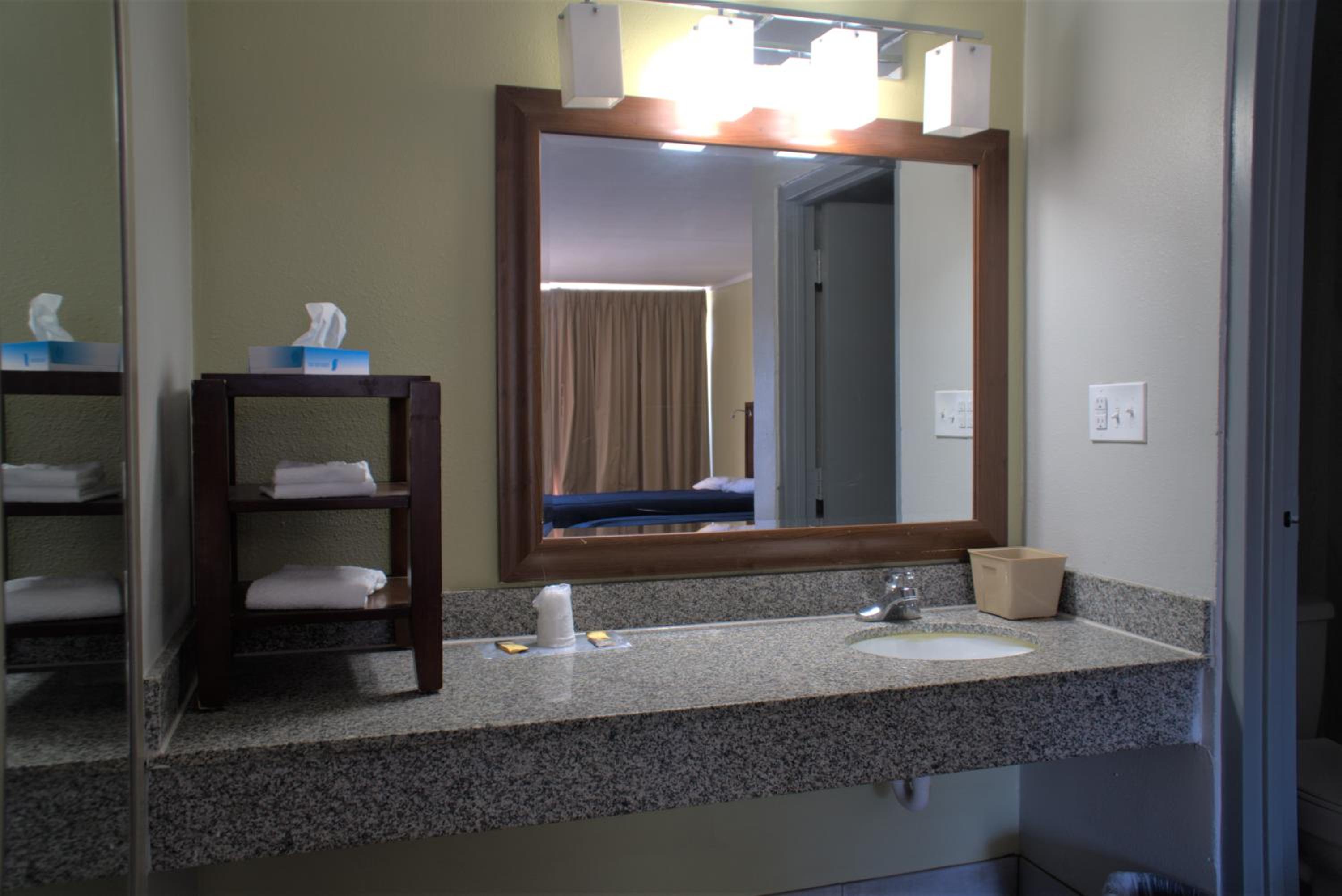 Budget Double Room photo 2