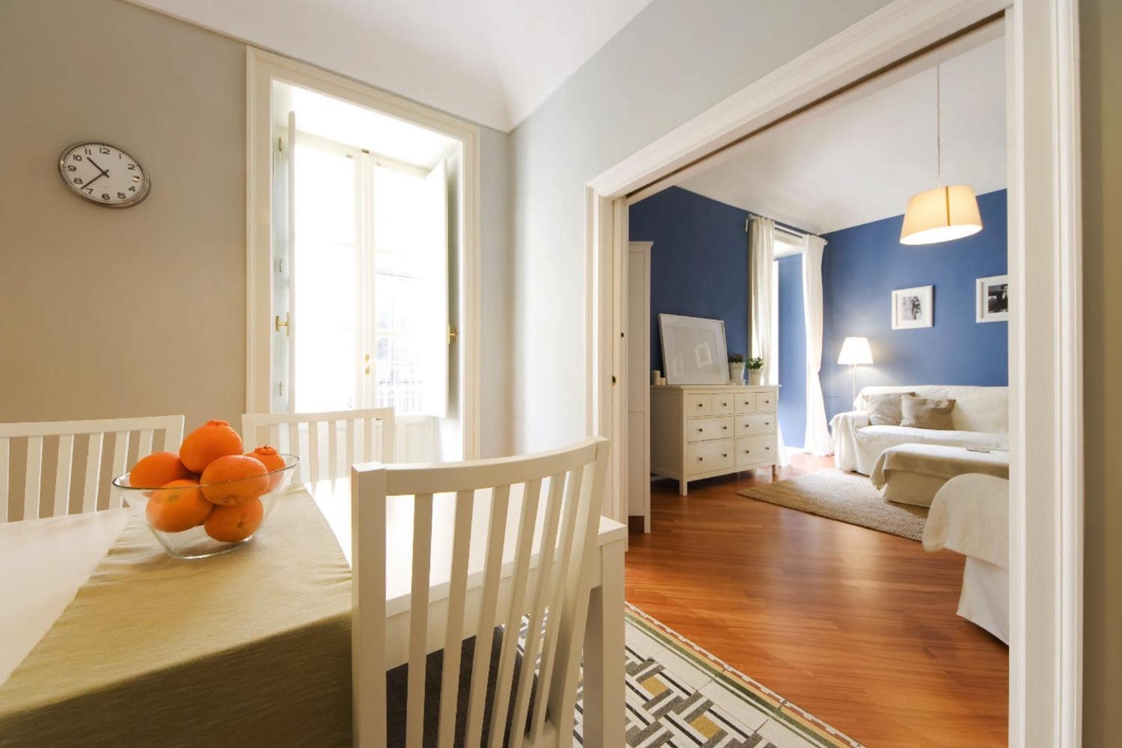 Appartamento con una camera con terrazza