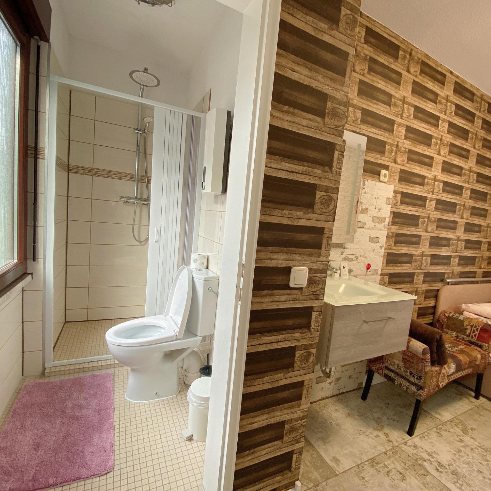 Single Room photo 3