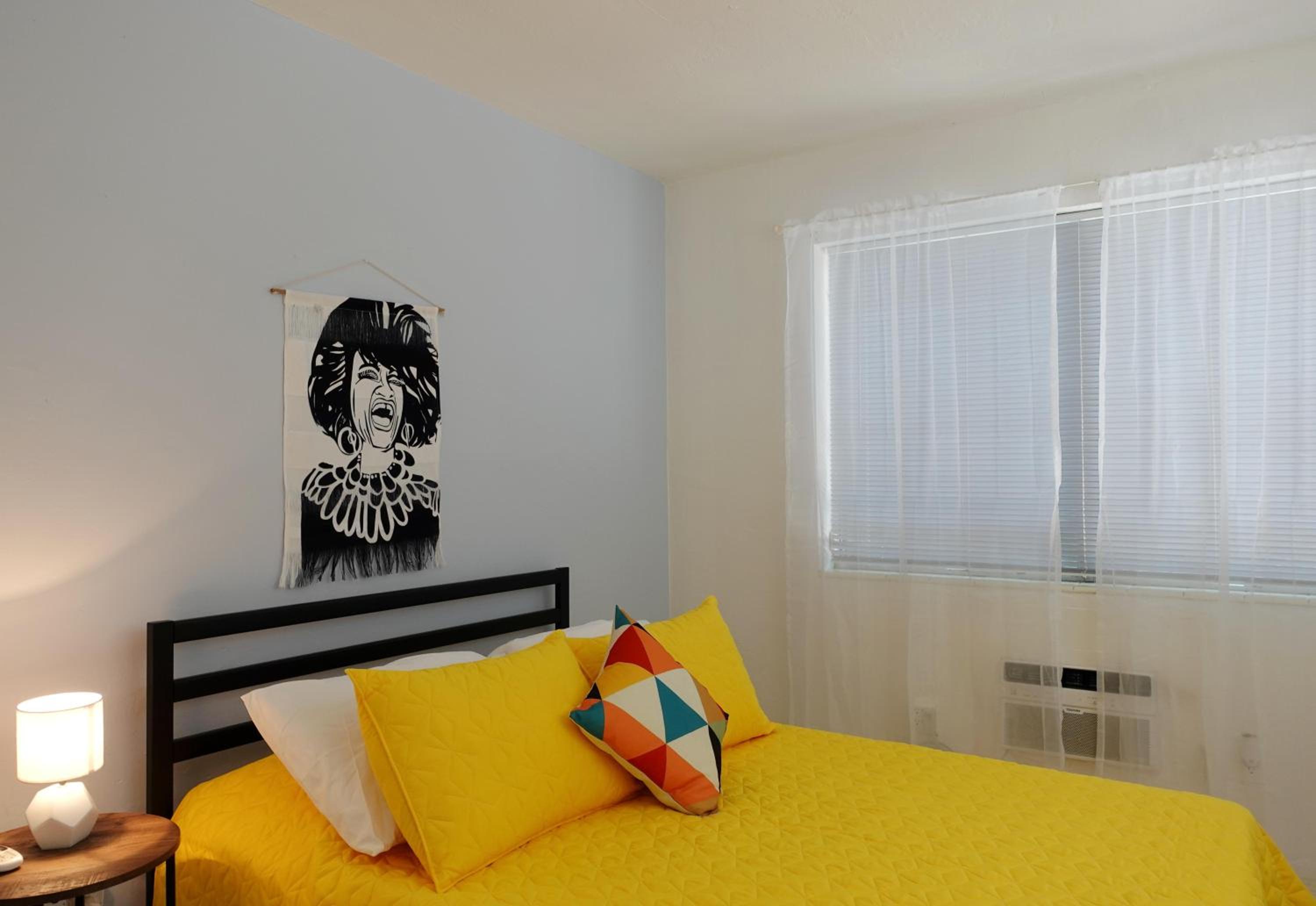 Apartment photo 2