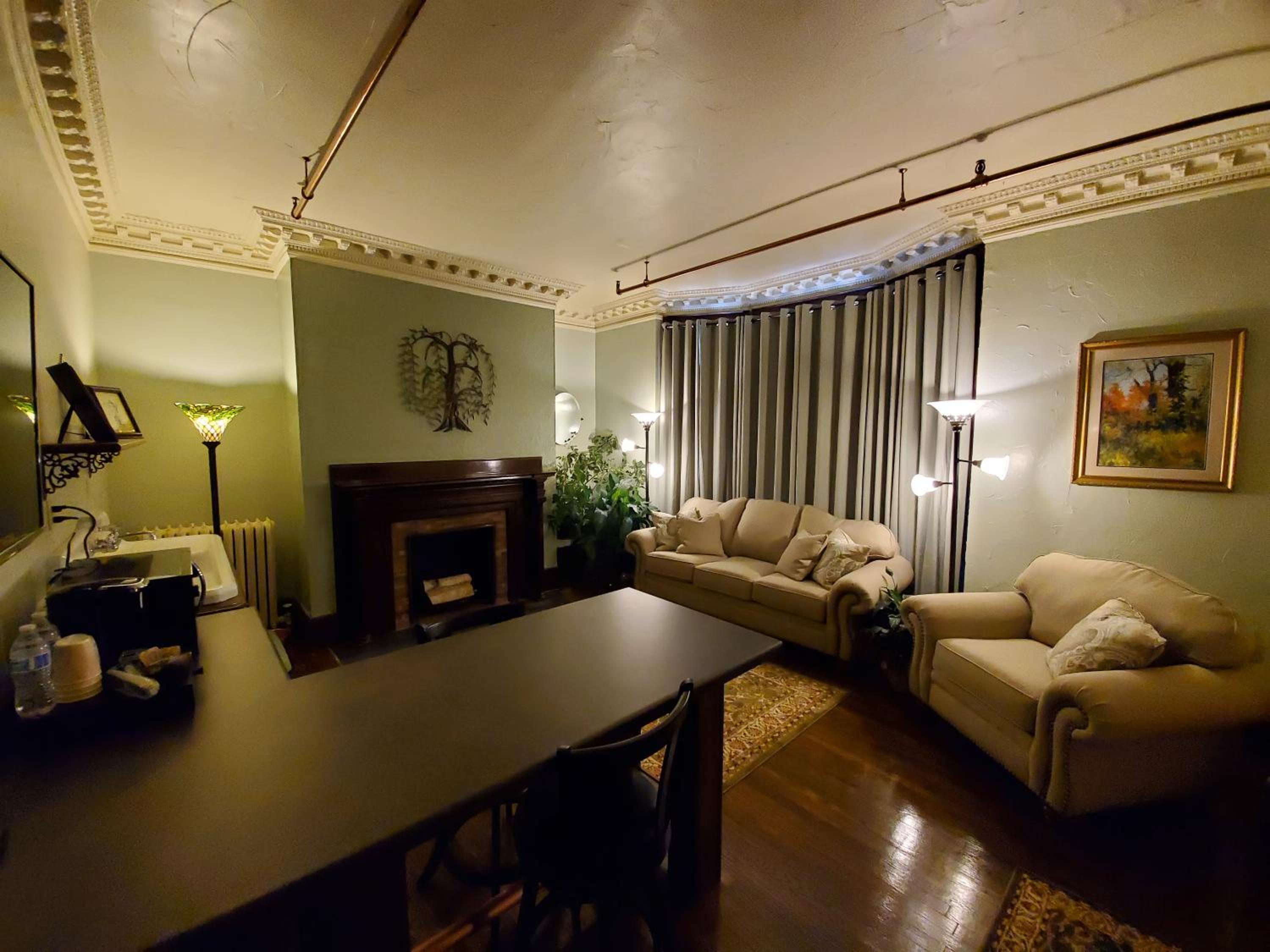 Queen Suite