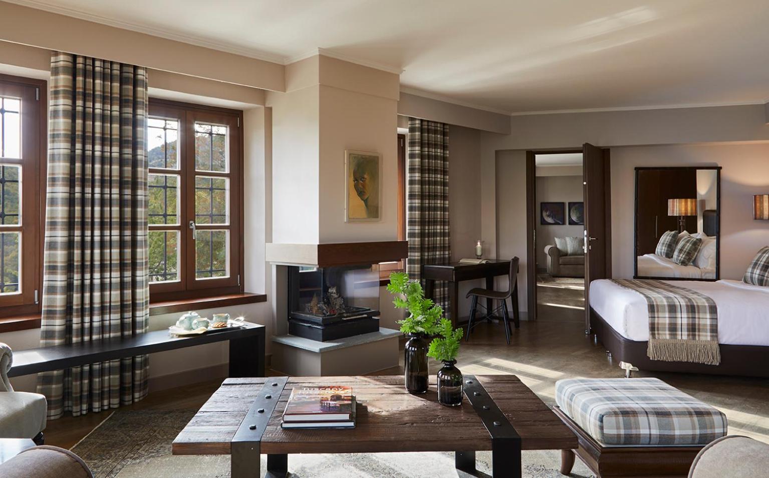 Grand Connecting Suite photo 3
