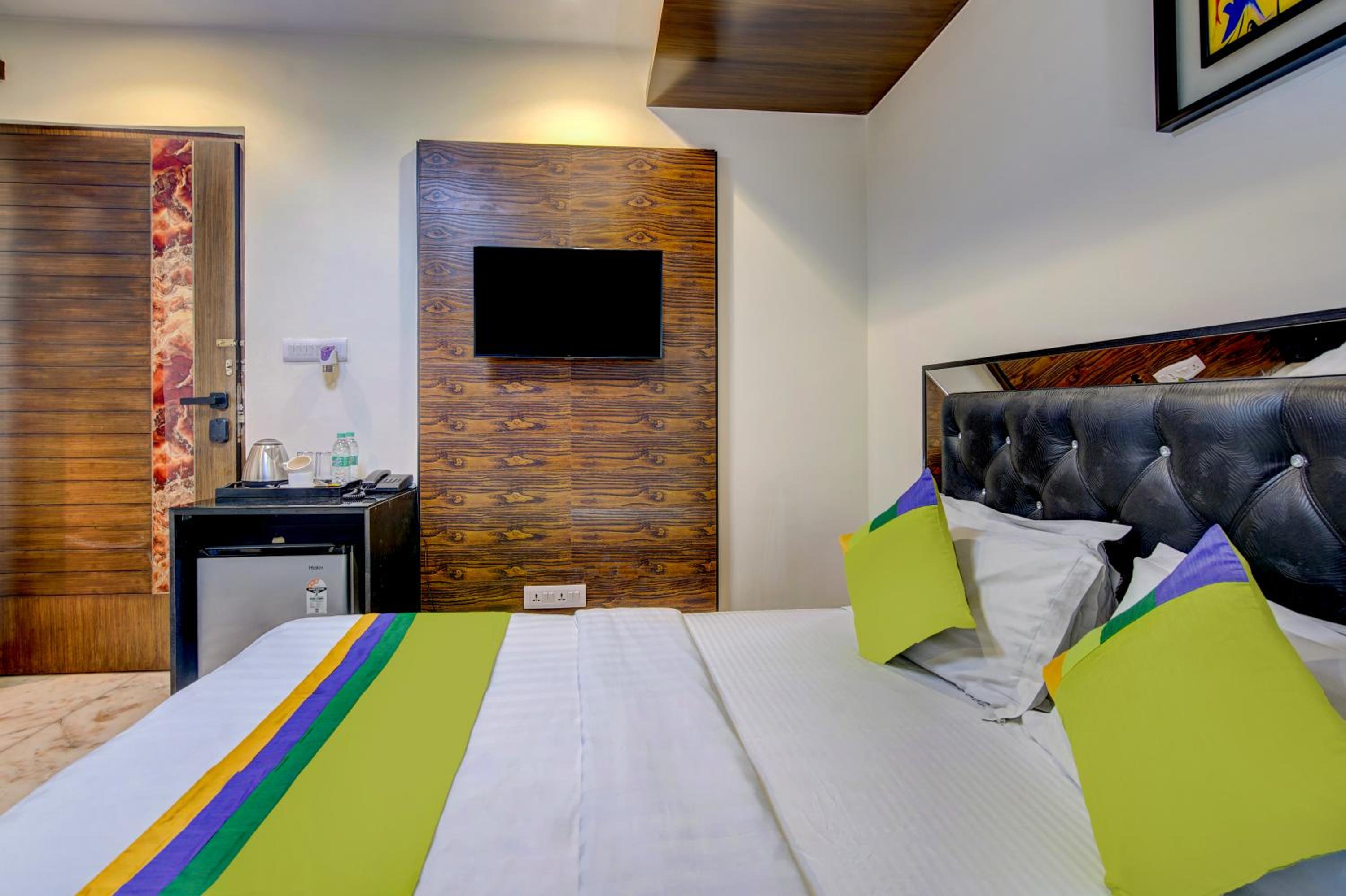 Standard Room with City View photo 3