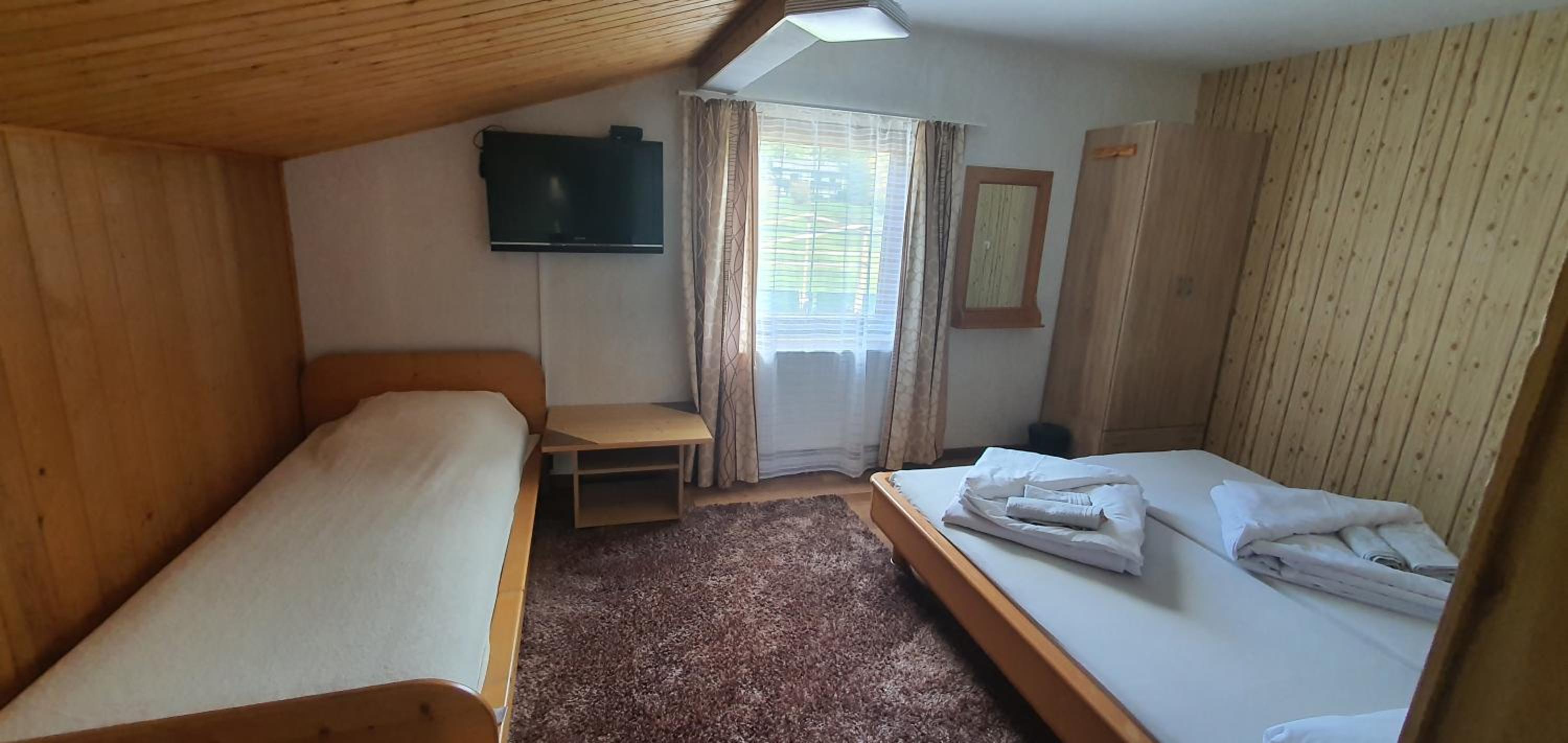 Double Room - Photo 5