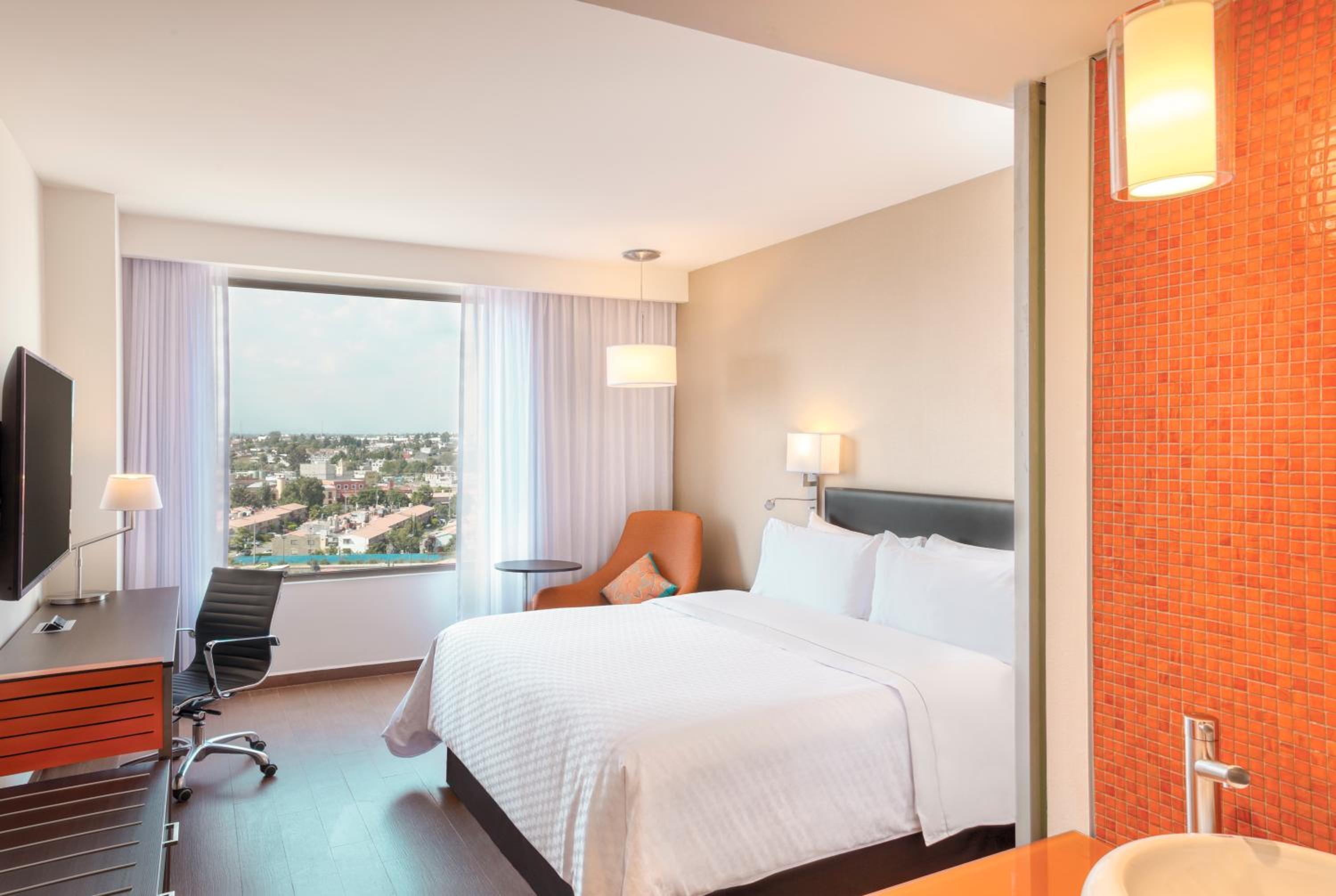Superior King Room - Photo 1
