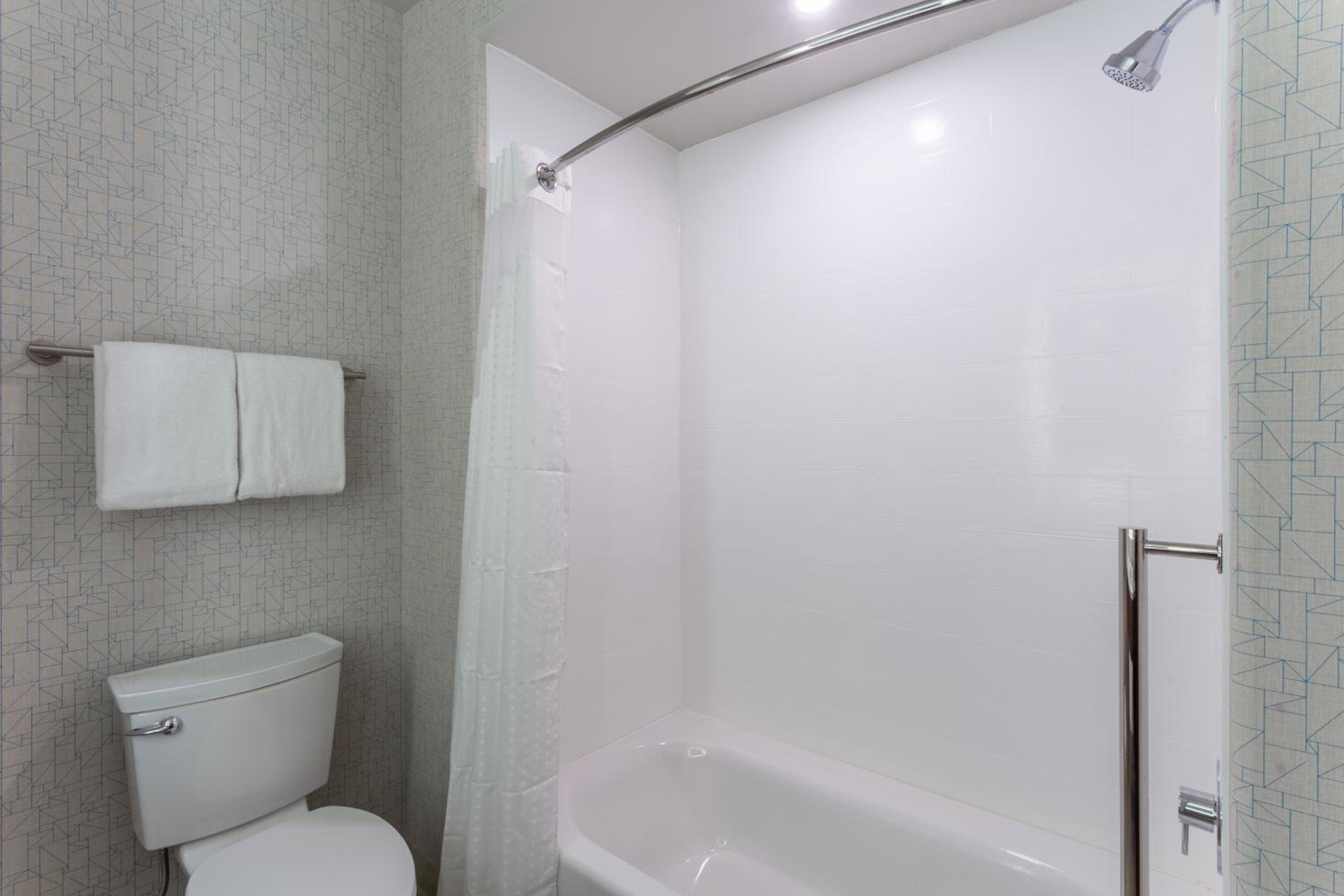 King Room - Disability Access - Photo 6