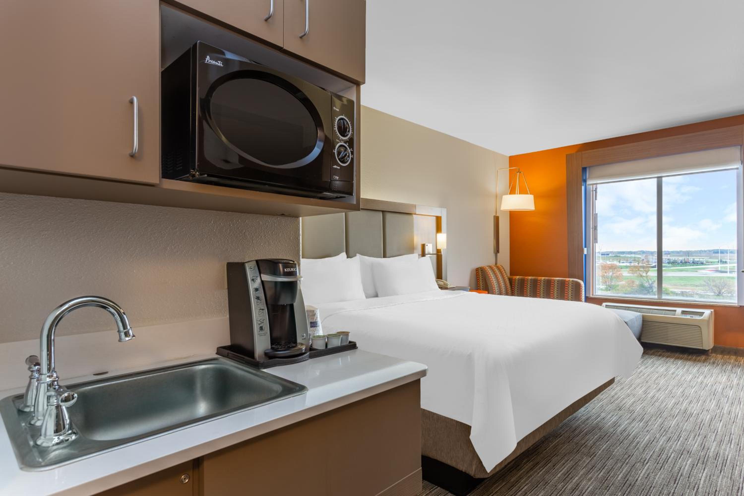 King Suite with Sofa Bed - Photo 3