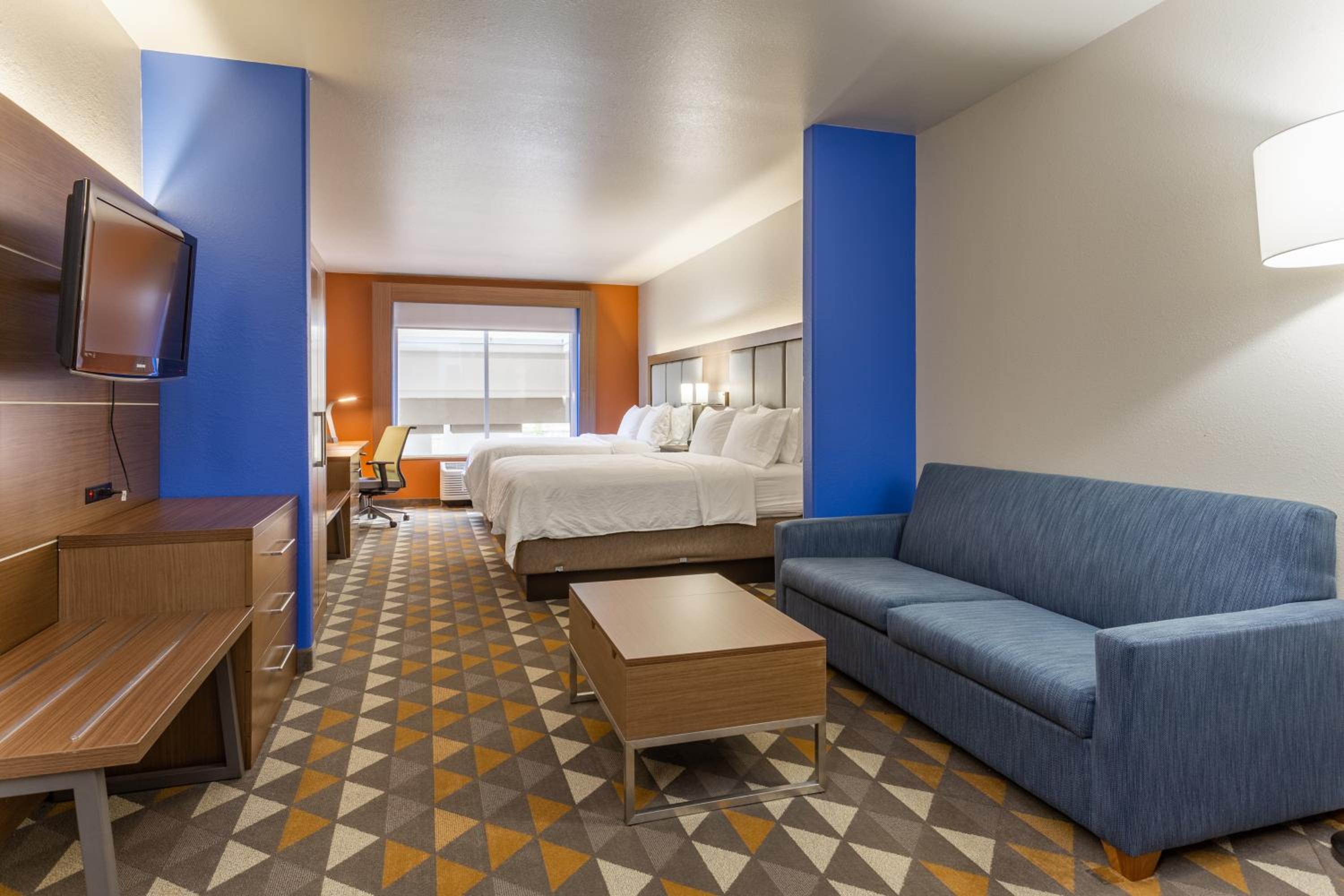 Queen Suite with Two Queen Beds and Sofa Bed - Extra Floor Space - Photo 1