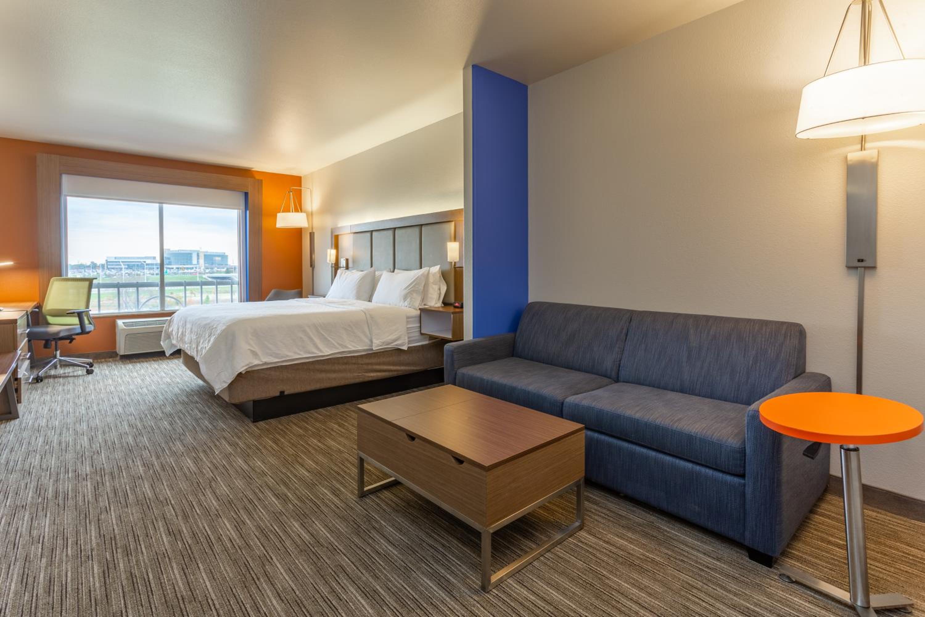 King Suite with Sofa Bed - Photo 5