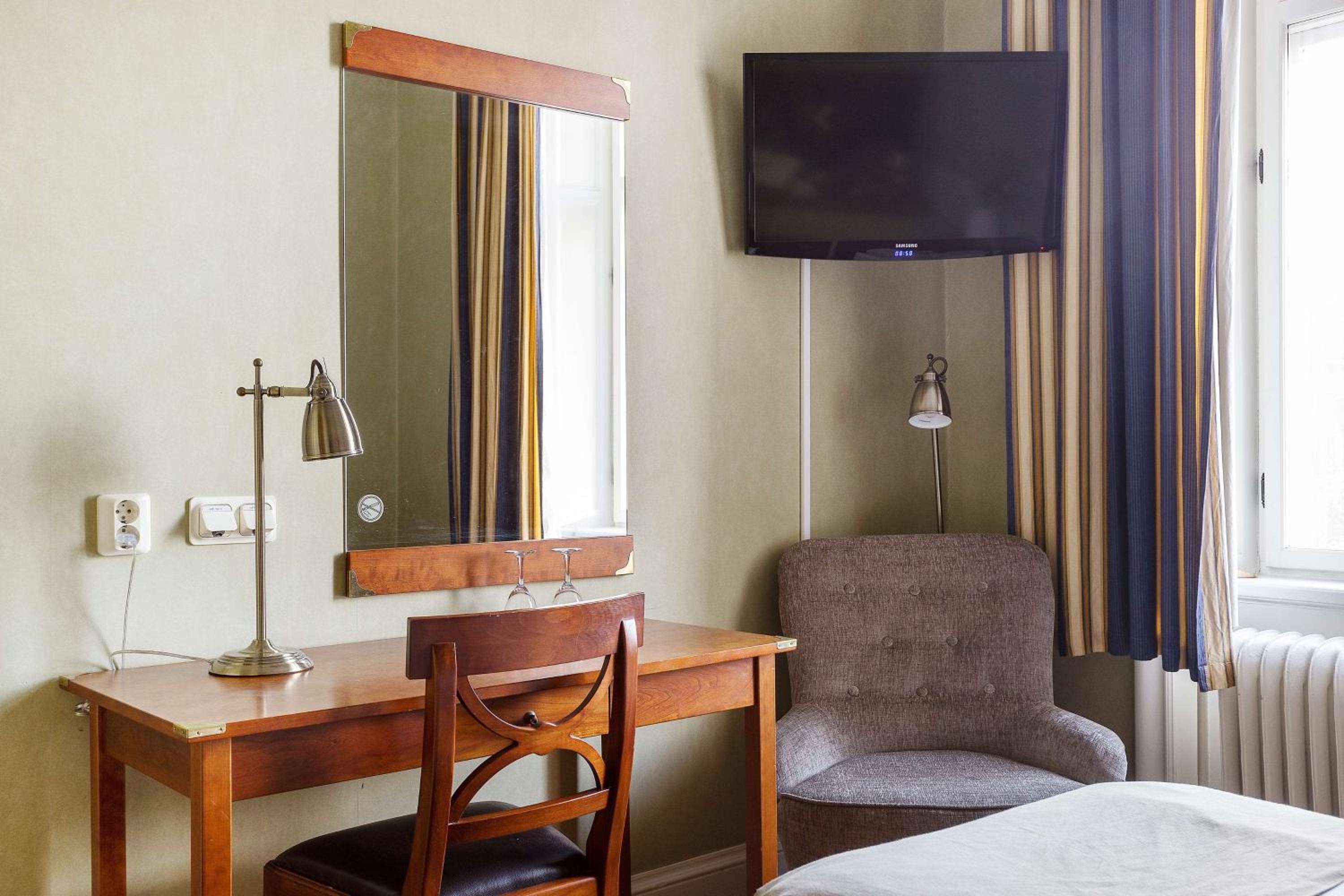 Twin Room - Photo 2