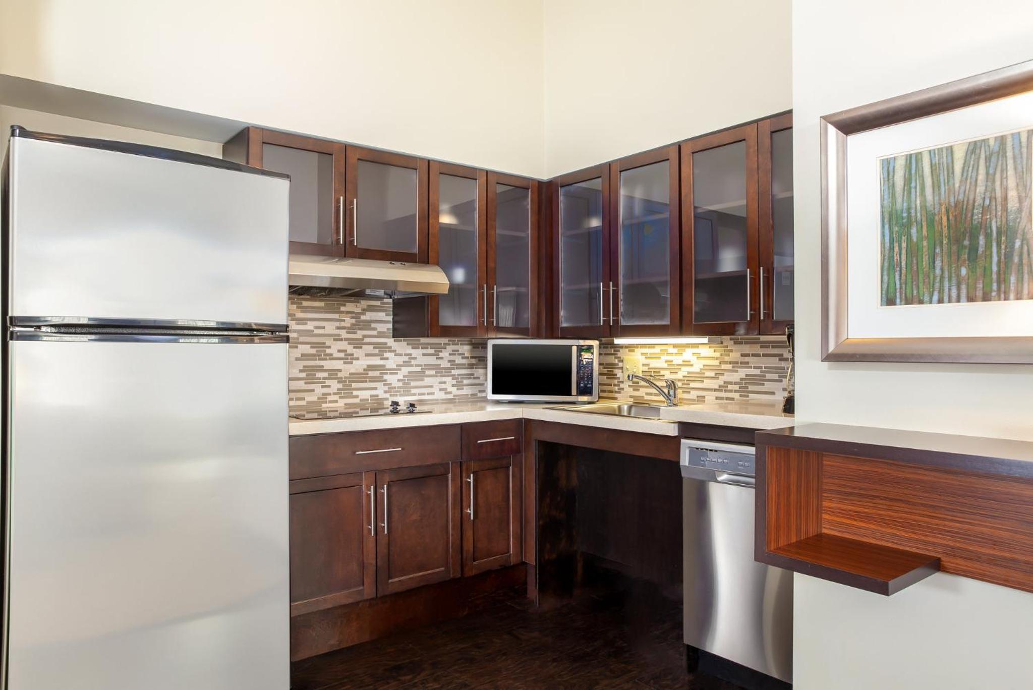 Hearing Accessible King Suite - Non-Smoking photo 2