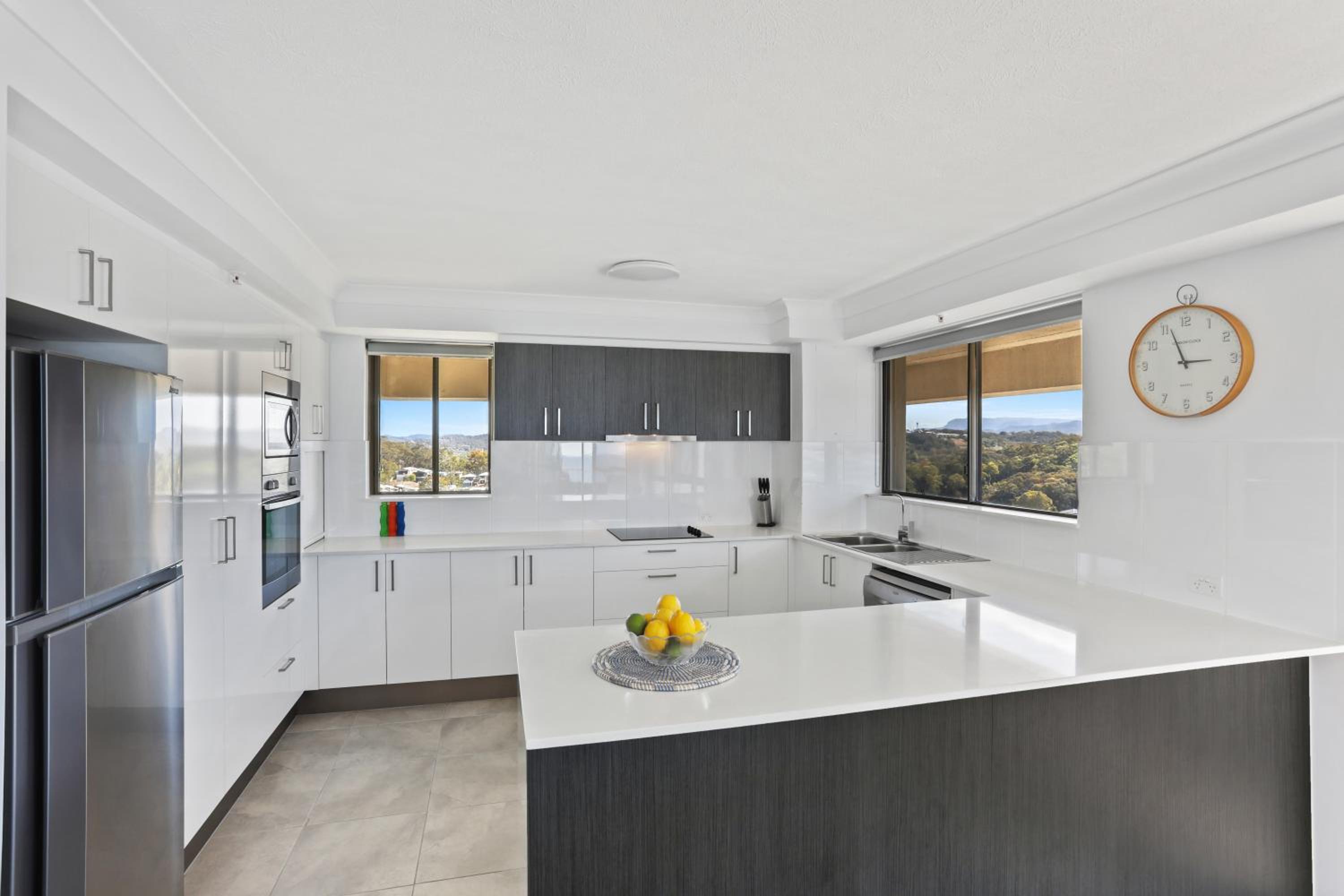 Superior Two-Bedroom Apartment with Ocean View - Photo 5