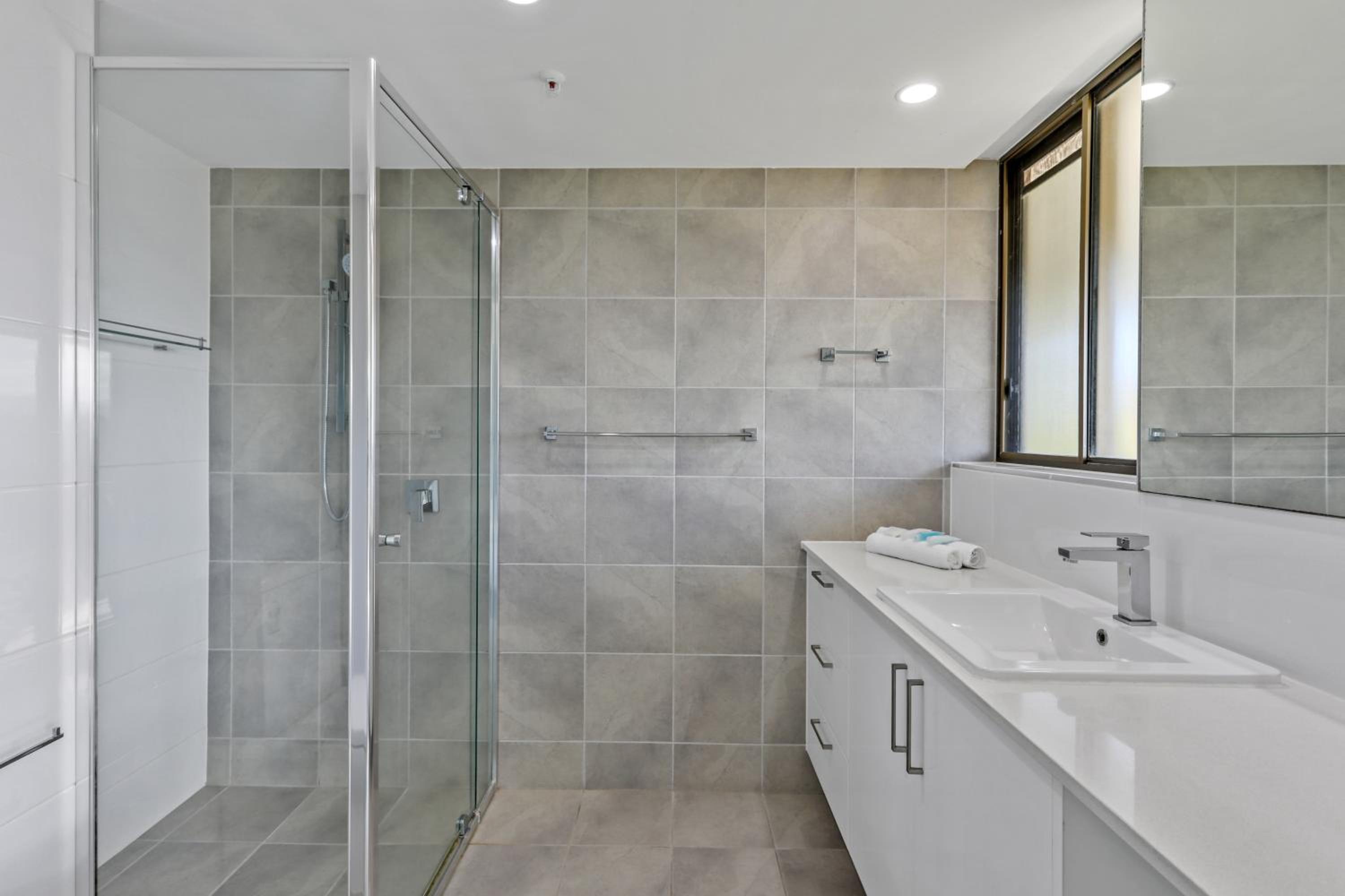 Superior Two-Bedroom Apartment with Ocean View - Photo 28