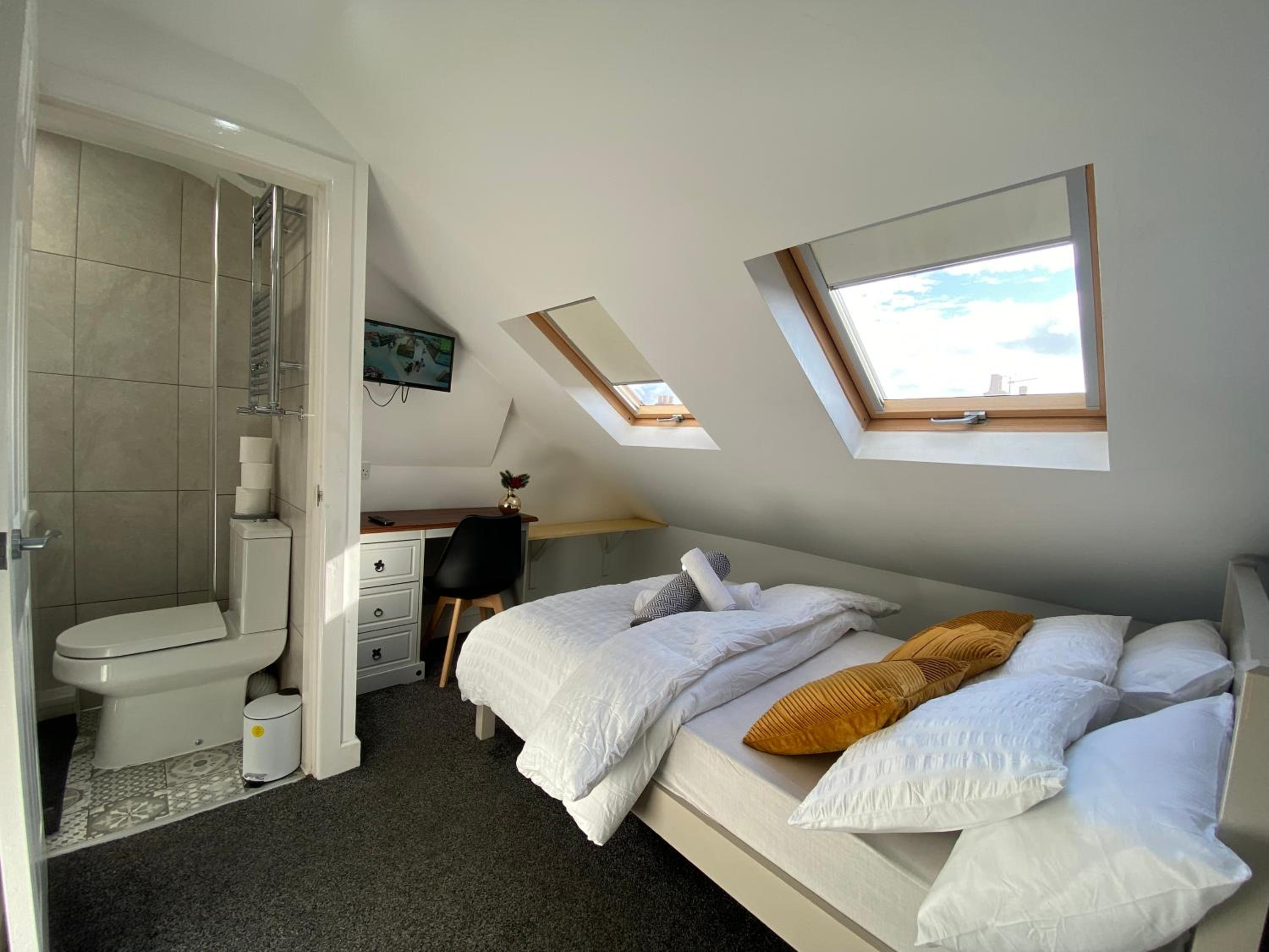 Double Room With Private Bathroom