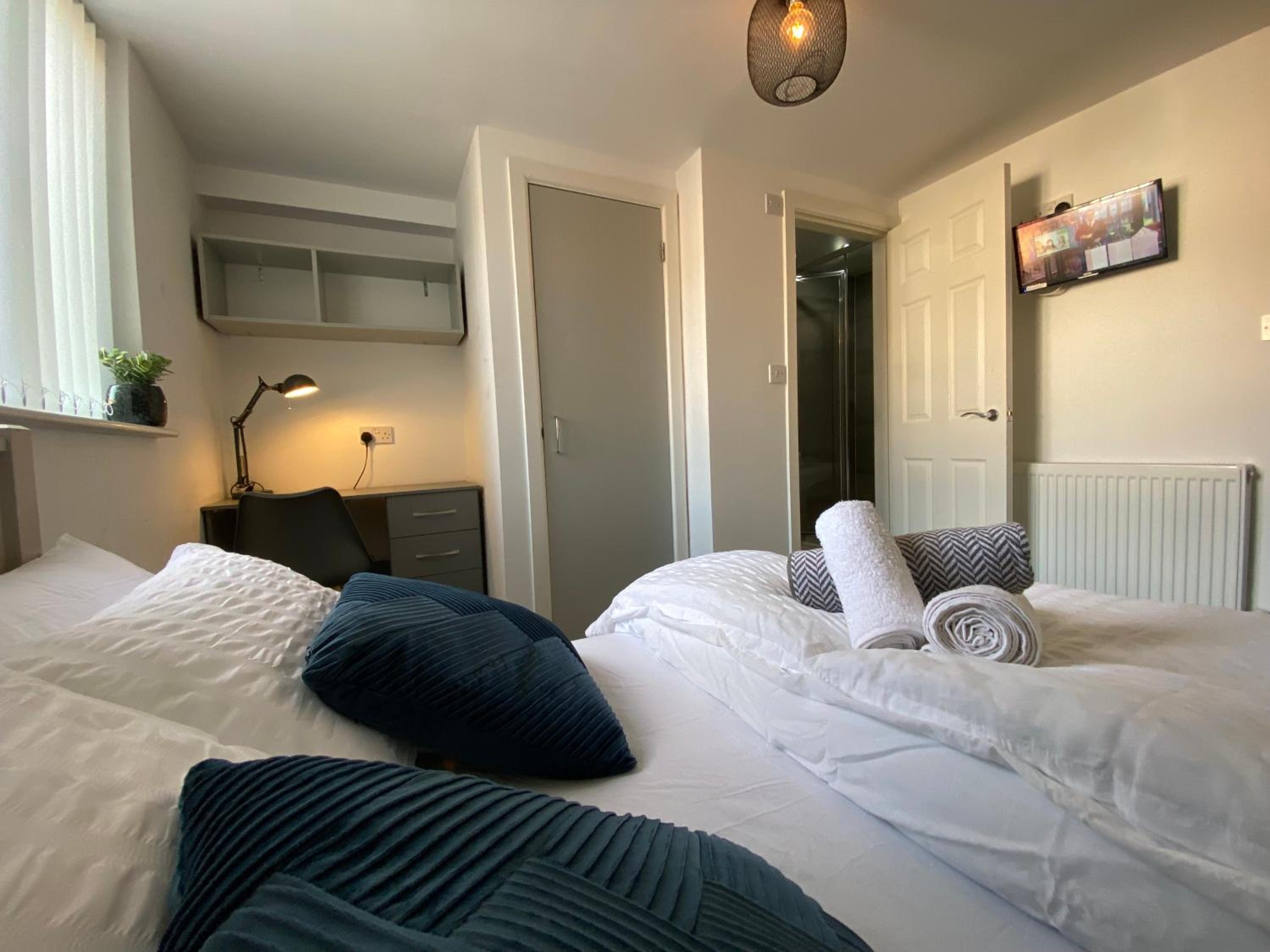 Double Room With Private Bathroom