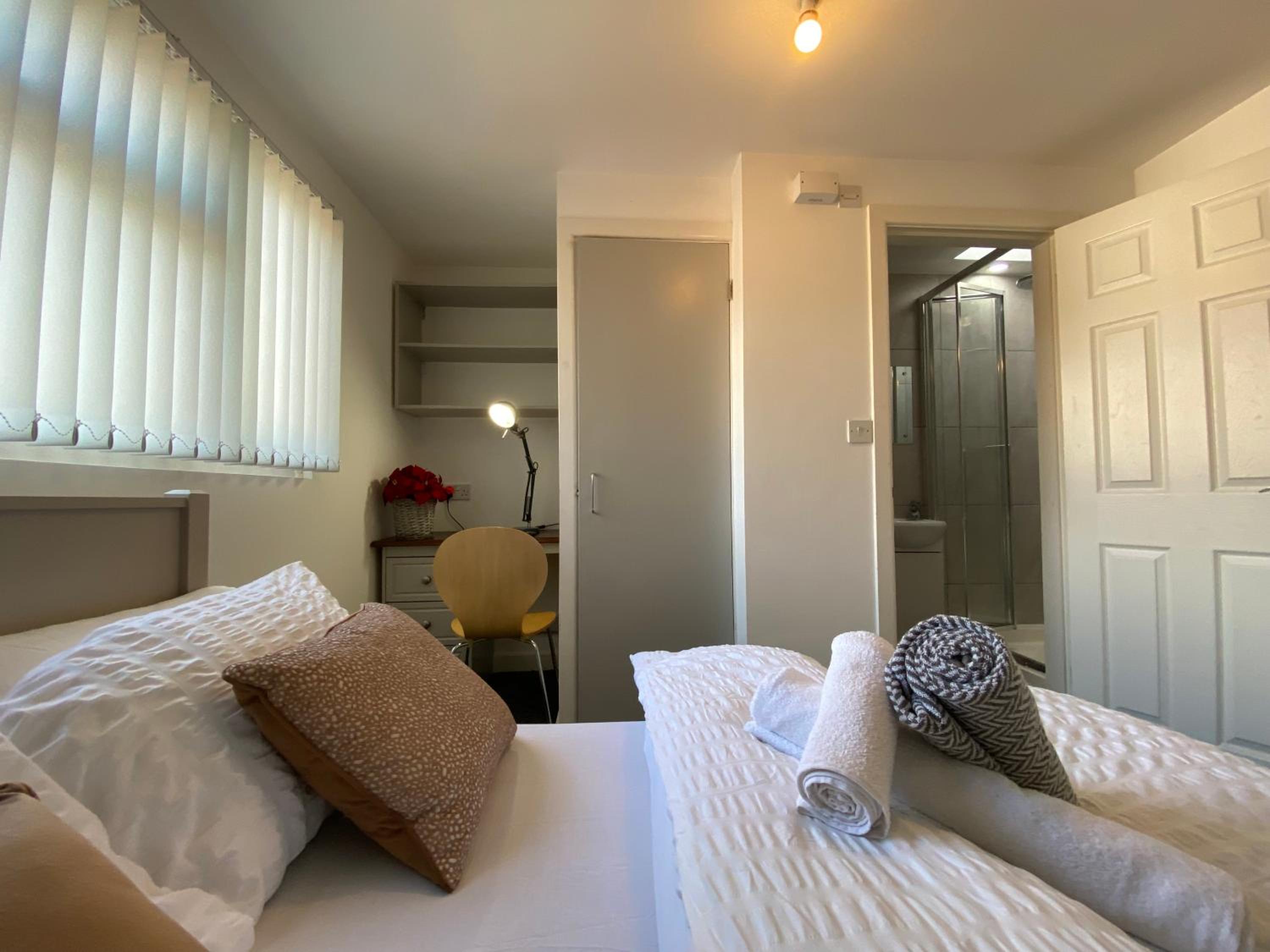 Double Room With Private Bathroom