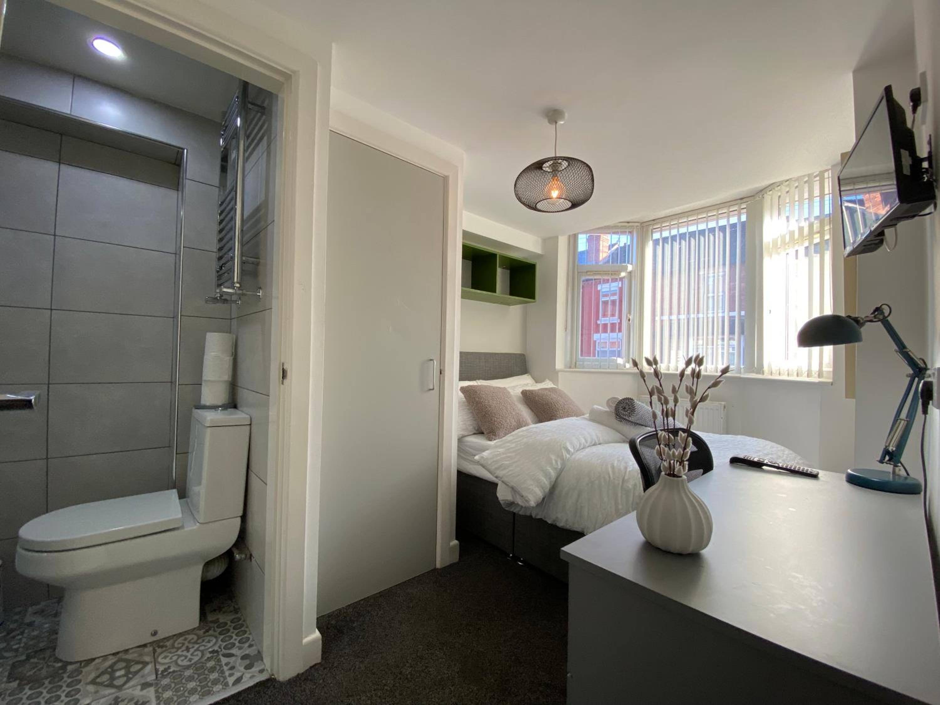 Double Room With Private Bathroom
