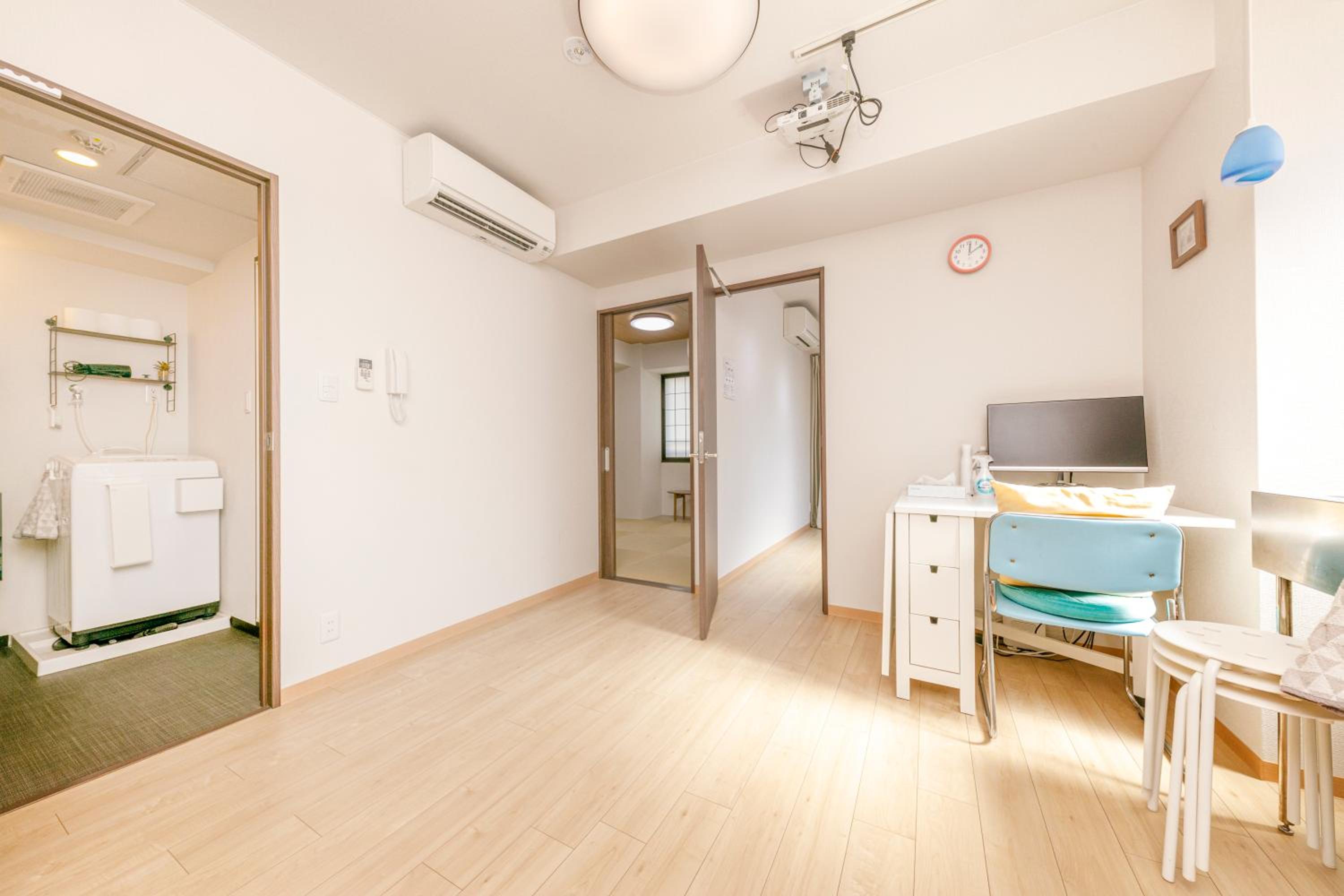 Apartment photo 2