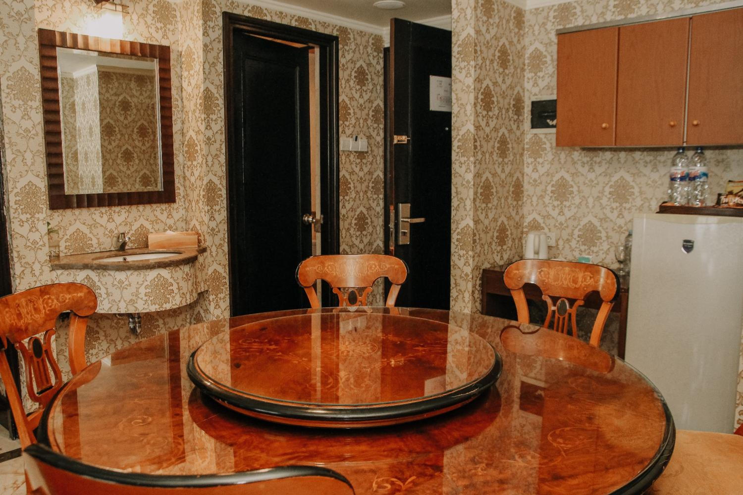 Executive Suite photo 3
