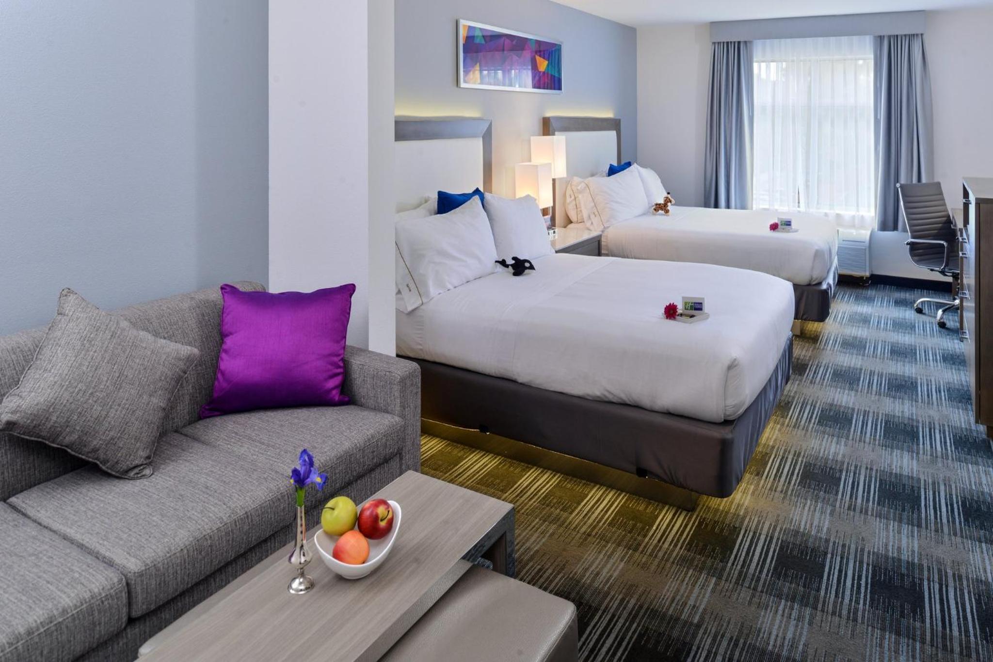 Queen Suite with Two Queen Beds
