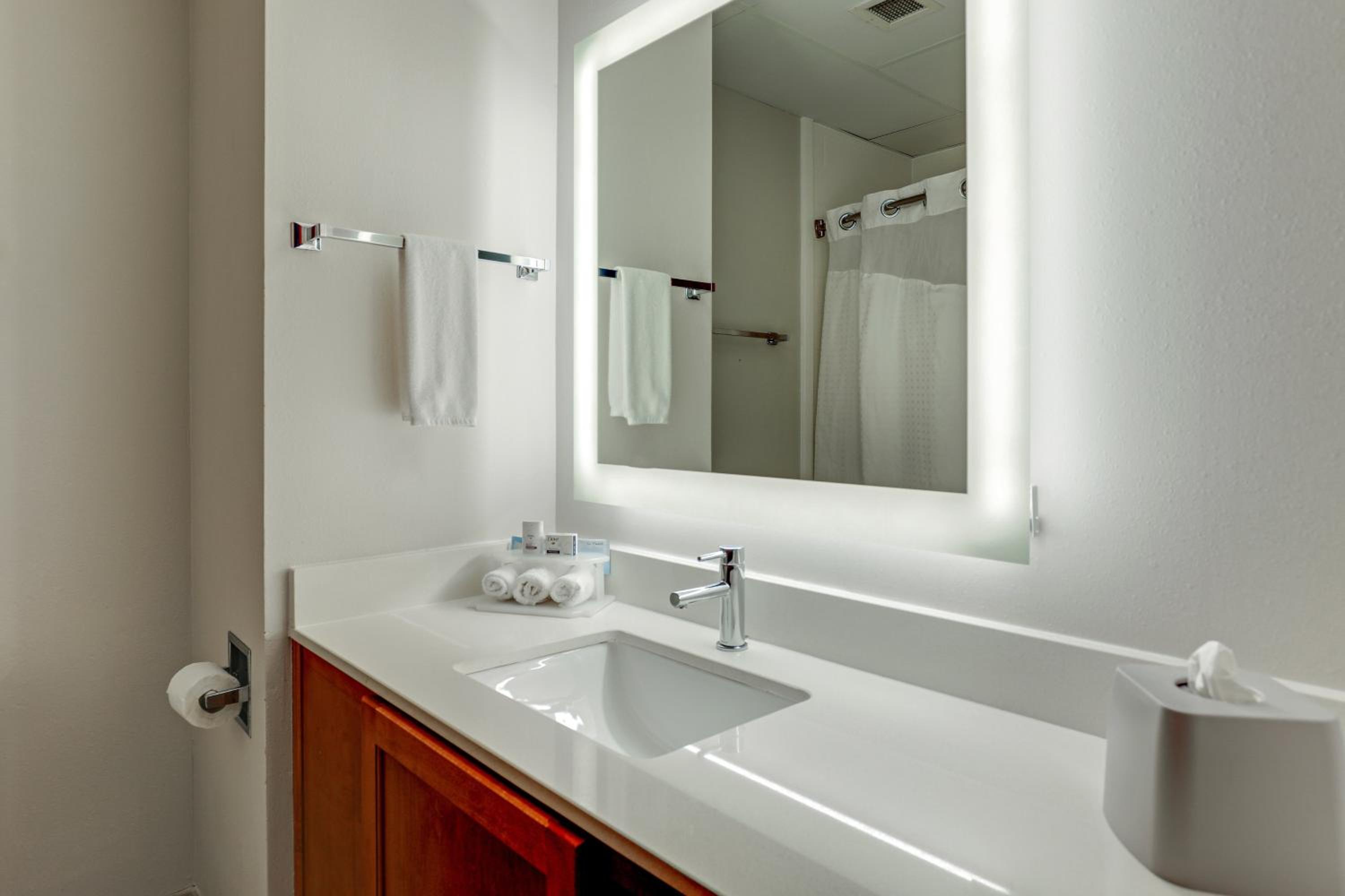 Standard King Room - Photo 2