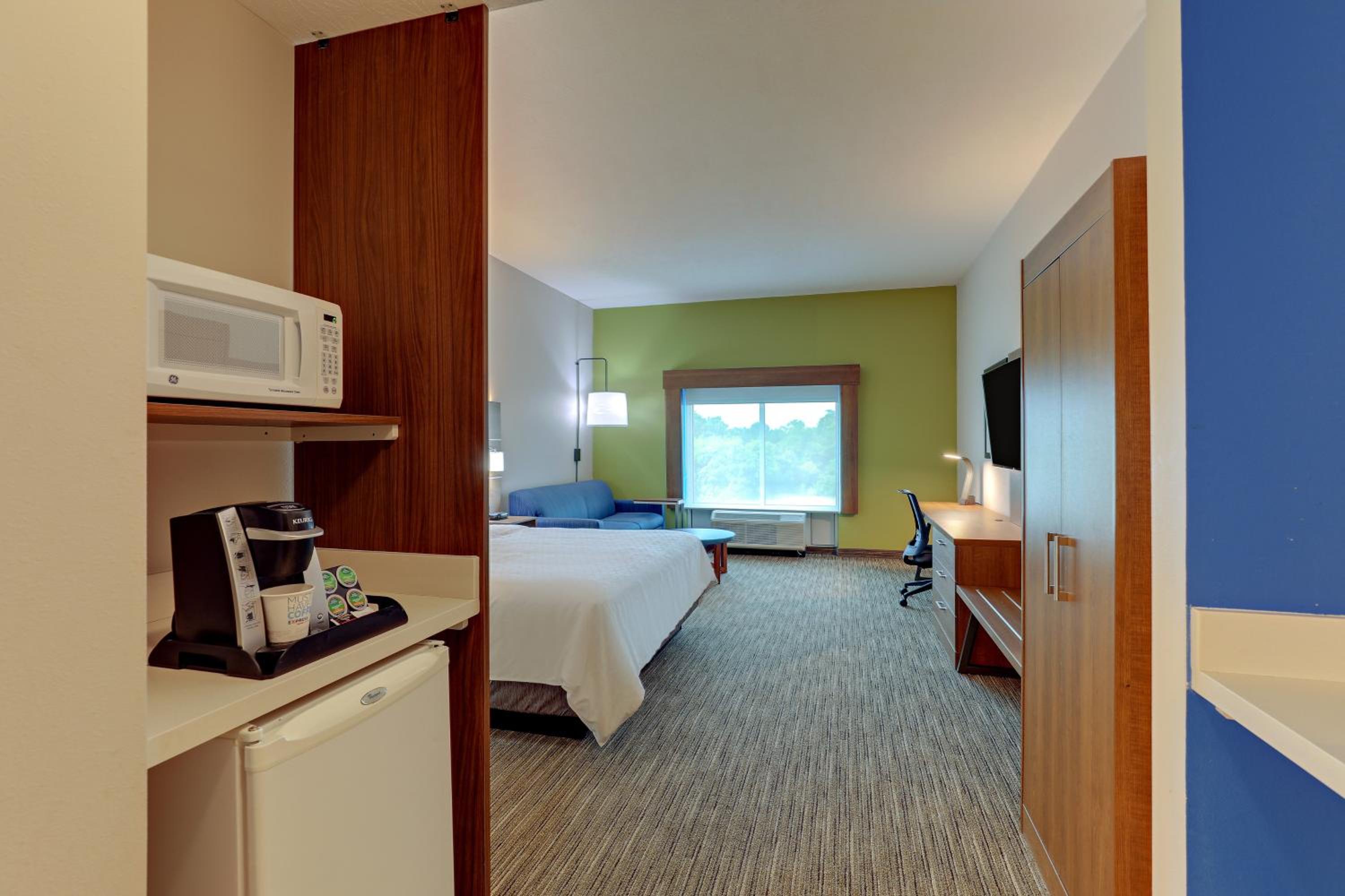 Standard King Room - Photo 3