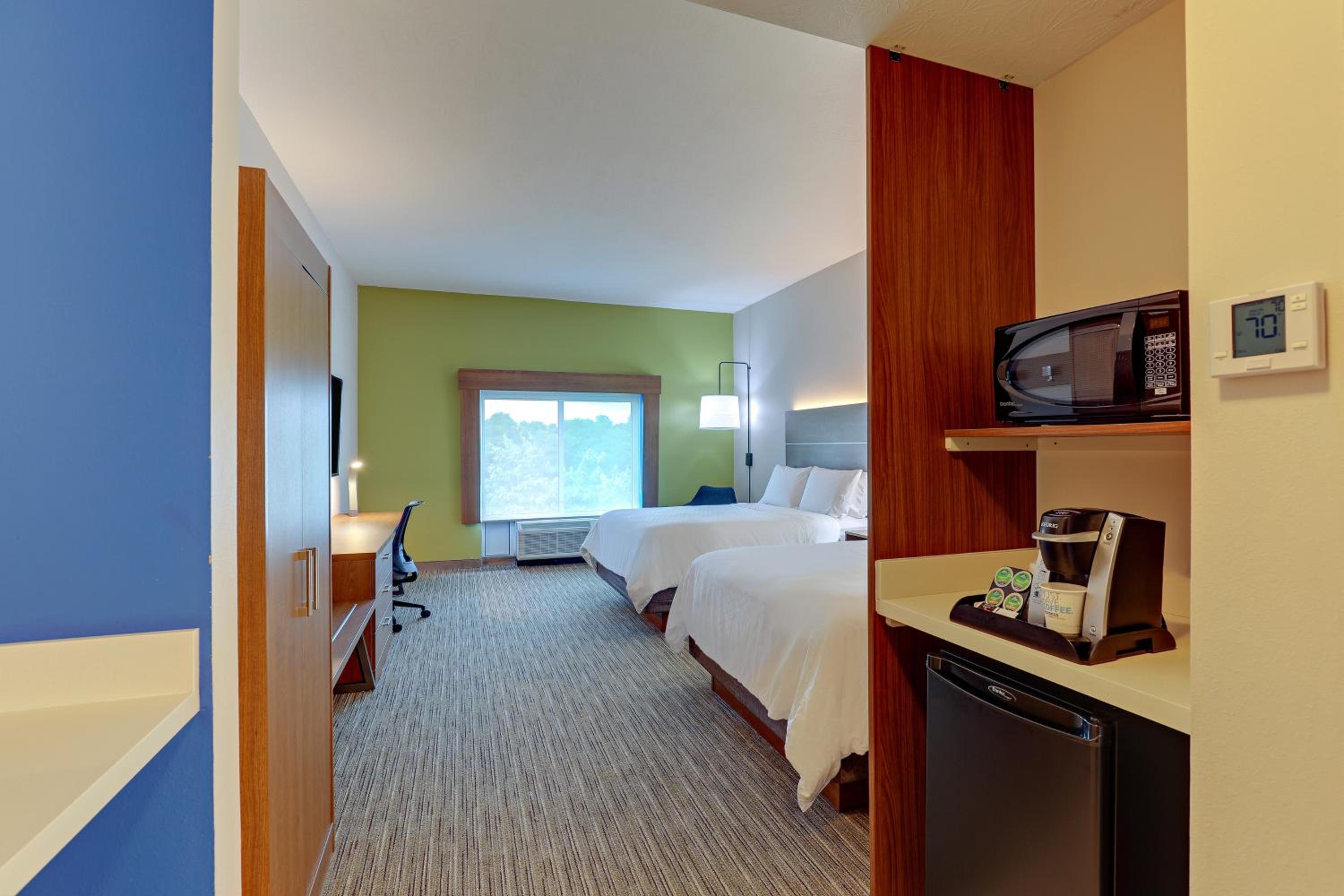 Standard Queen Room with Two Queen Beds - Photo 1